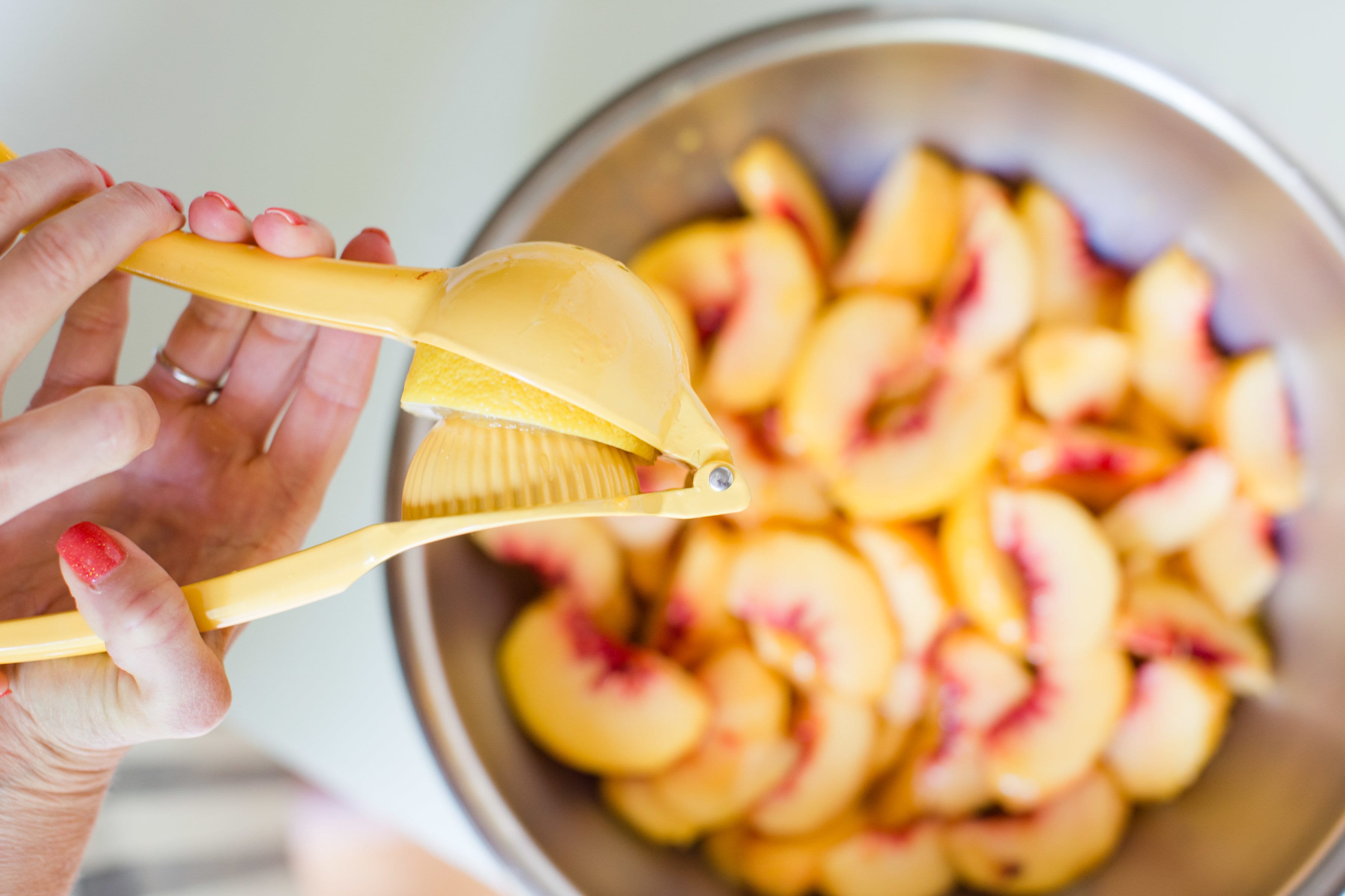 fresh peach dessert whipped cream graham cracker