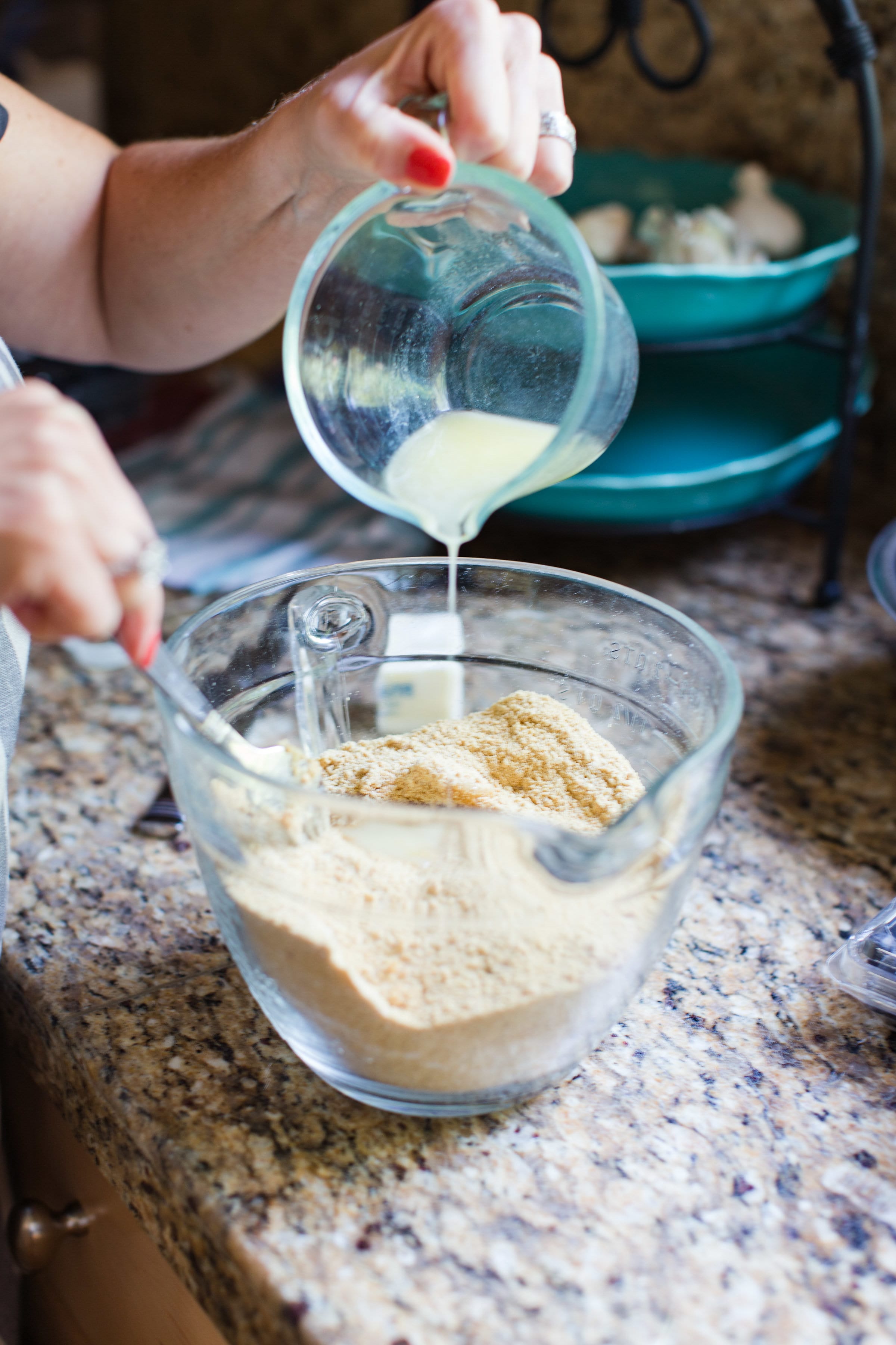 fresh peach dessert whipped cream graham cracker