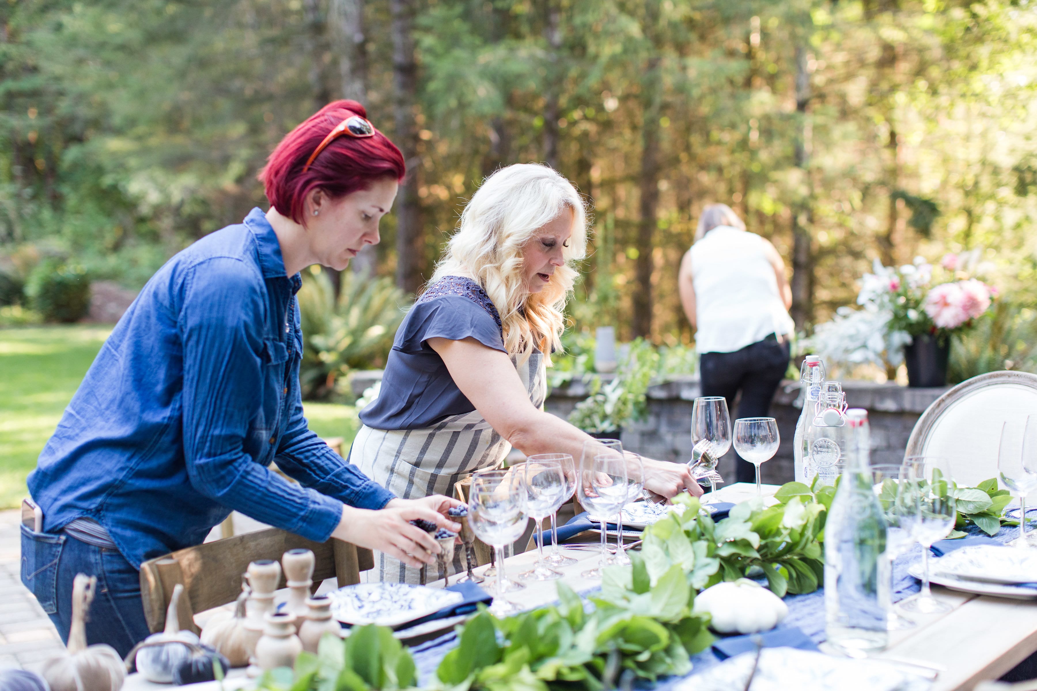 outdoor tablescape entertaining farm to table flowers garden 