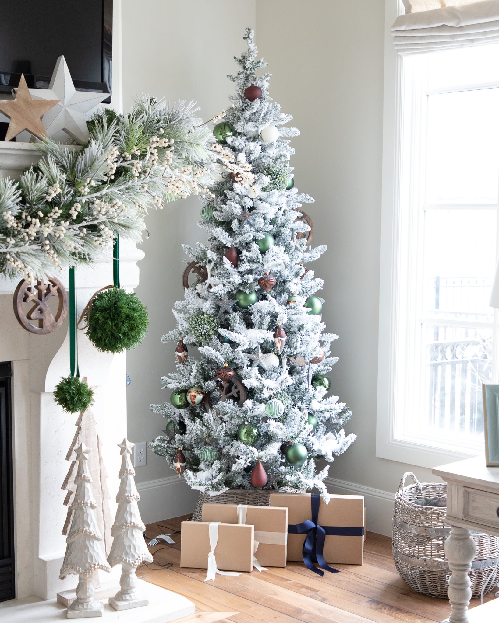 Decorating For The Holidays | Christmas Decor Inspiration