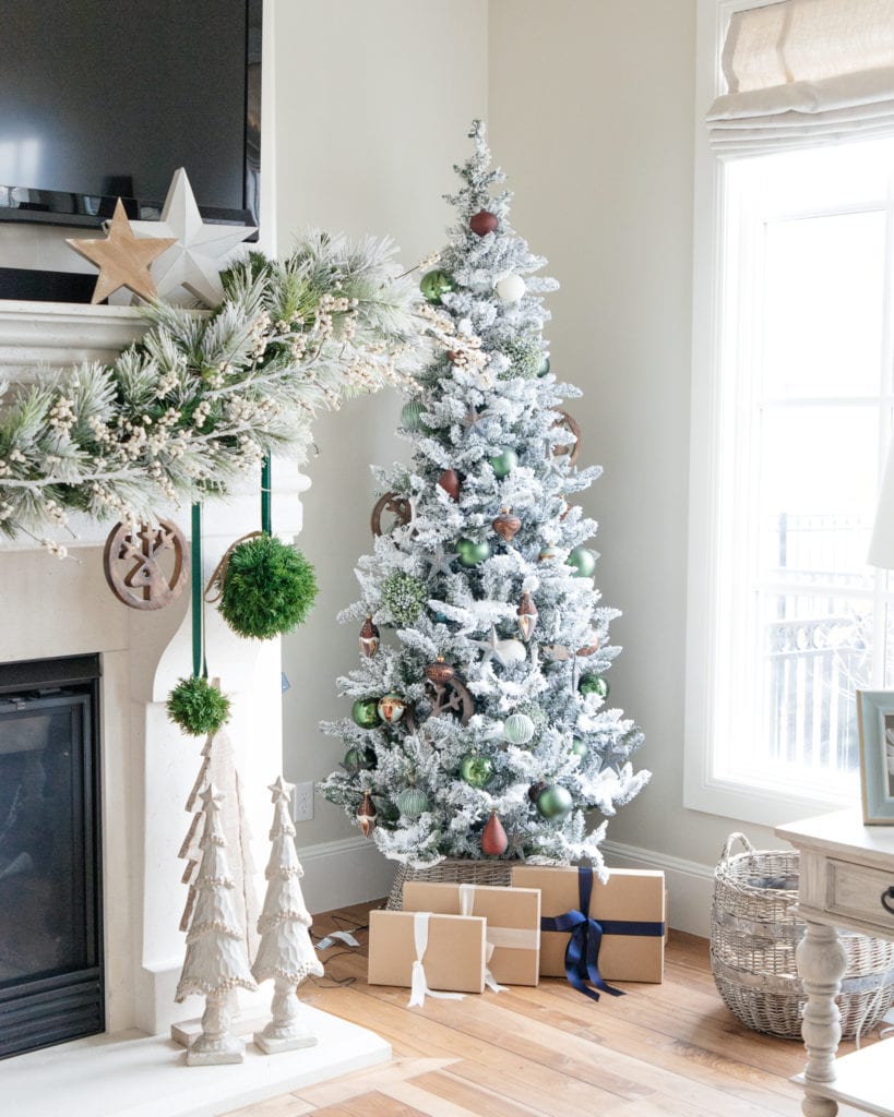 tips on decorating a Christmas tree | Christmas tree decorating