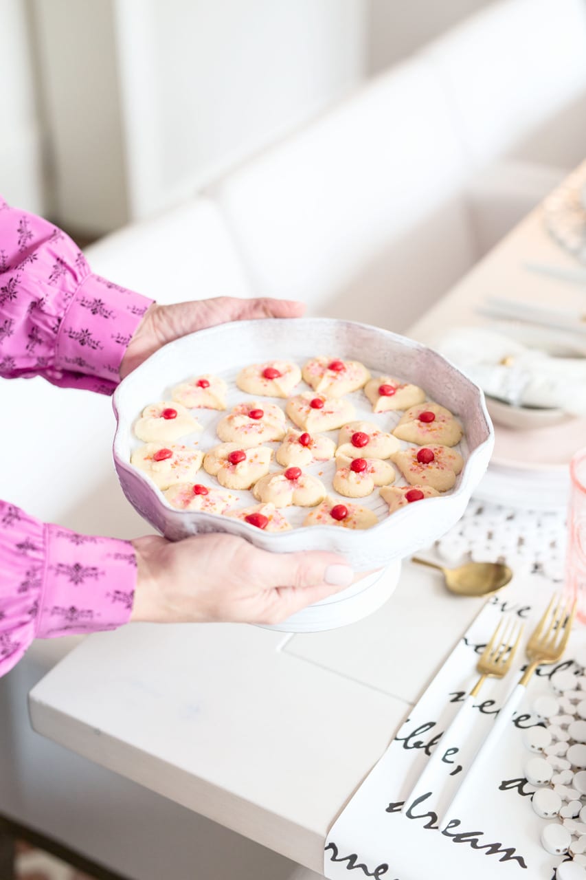 galentines day valentines day lunch entertain recipes tablescape table setting table decor hosting hostess pink tablescape cookie recipes