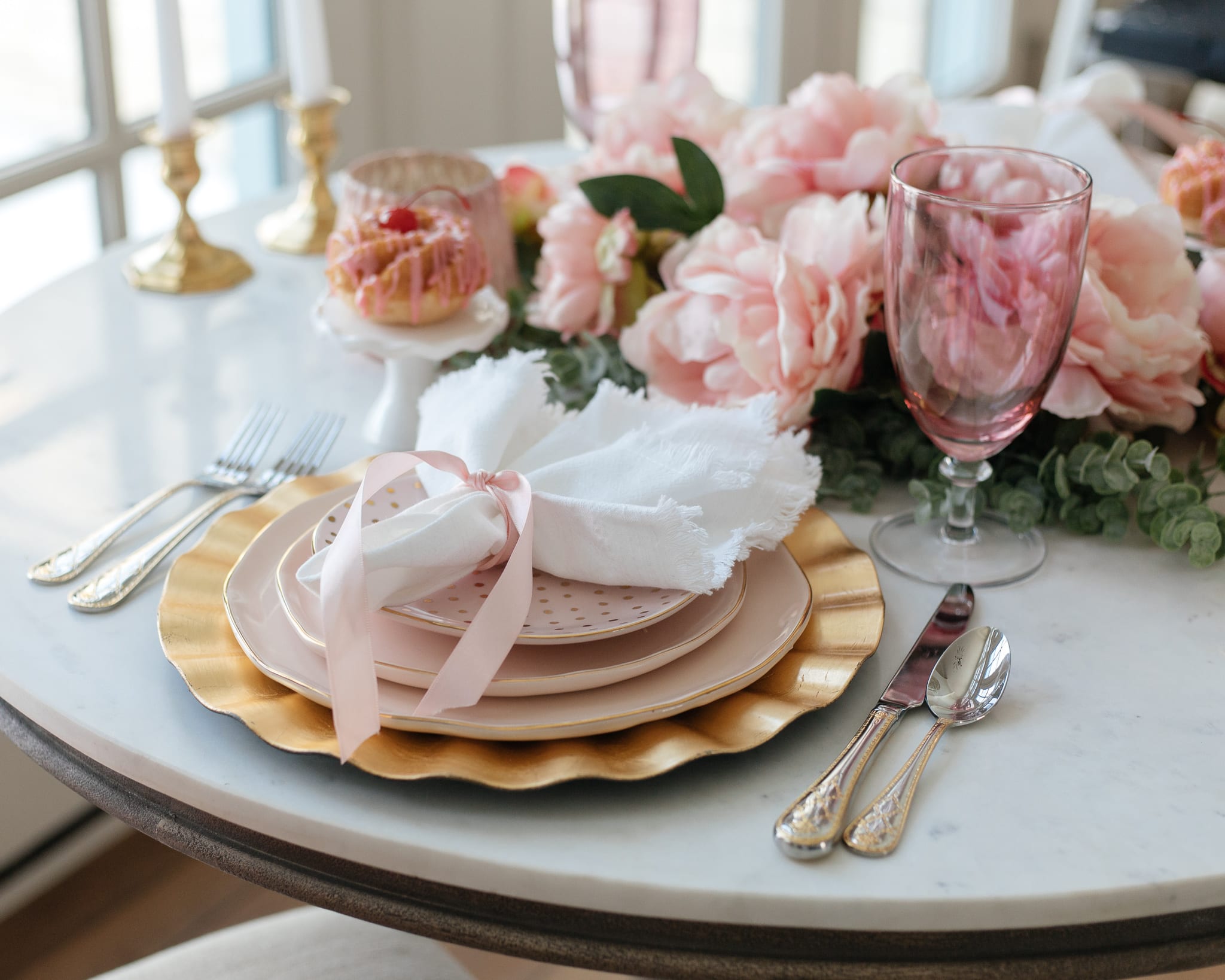 Gold and pink table setting