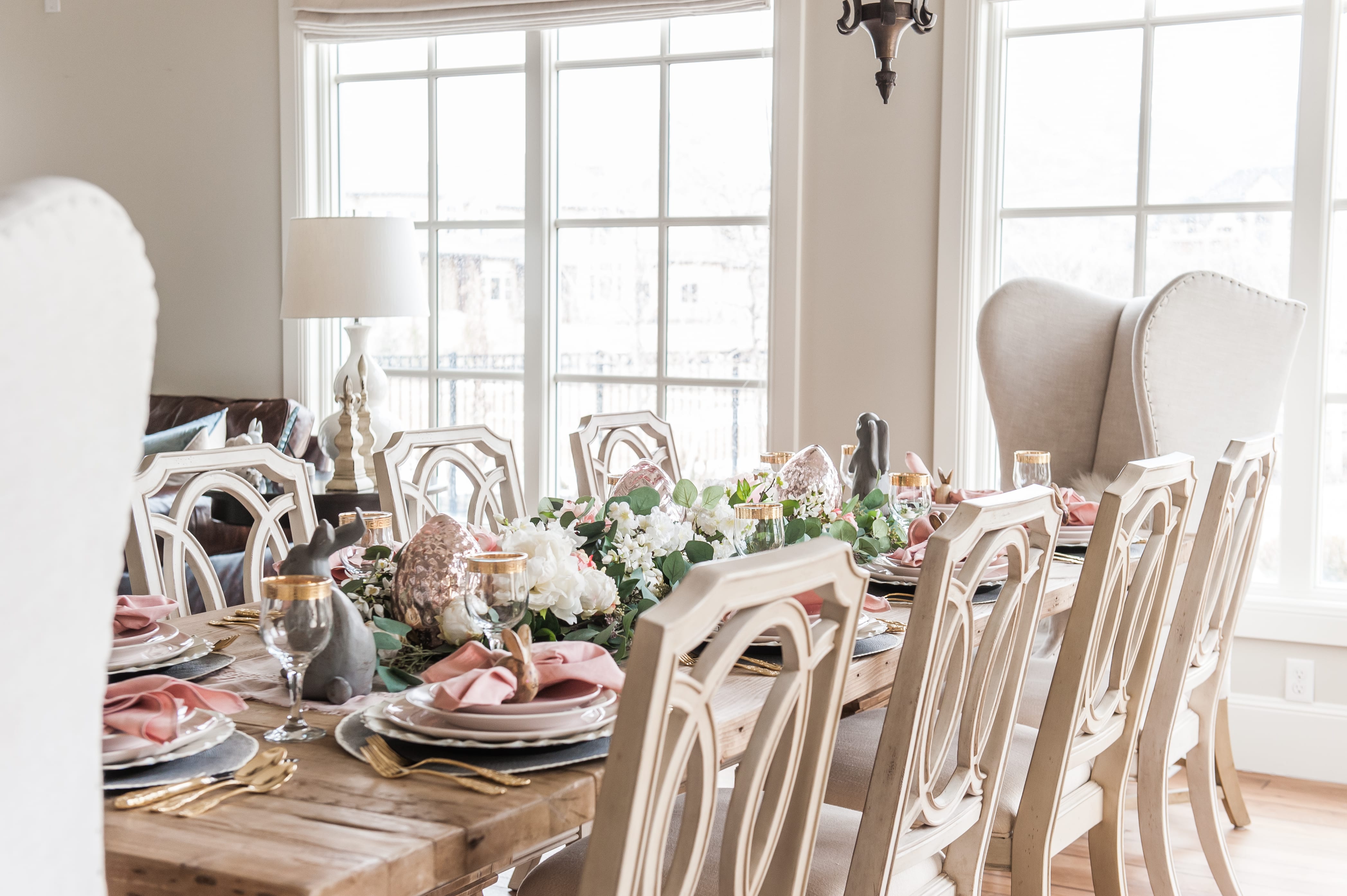 Pink and white discount dining table set