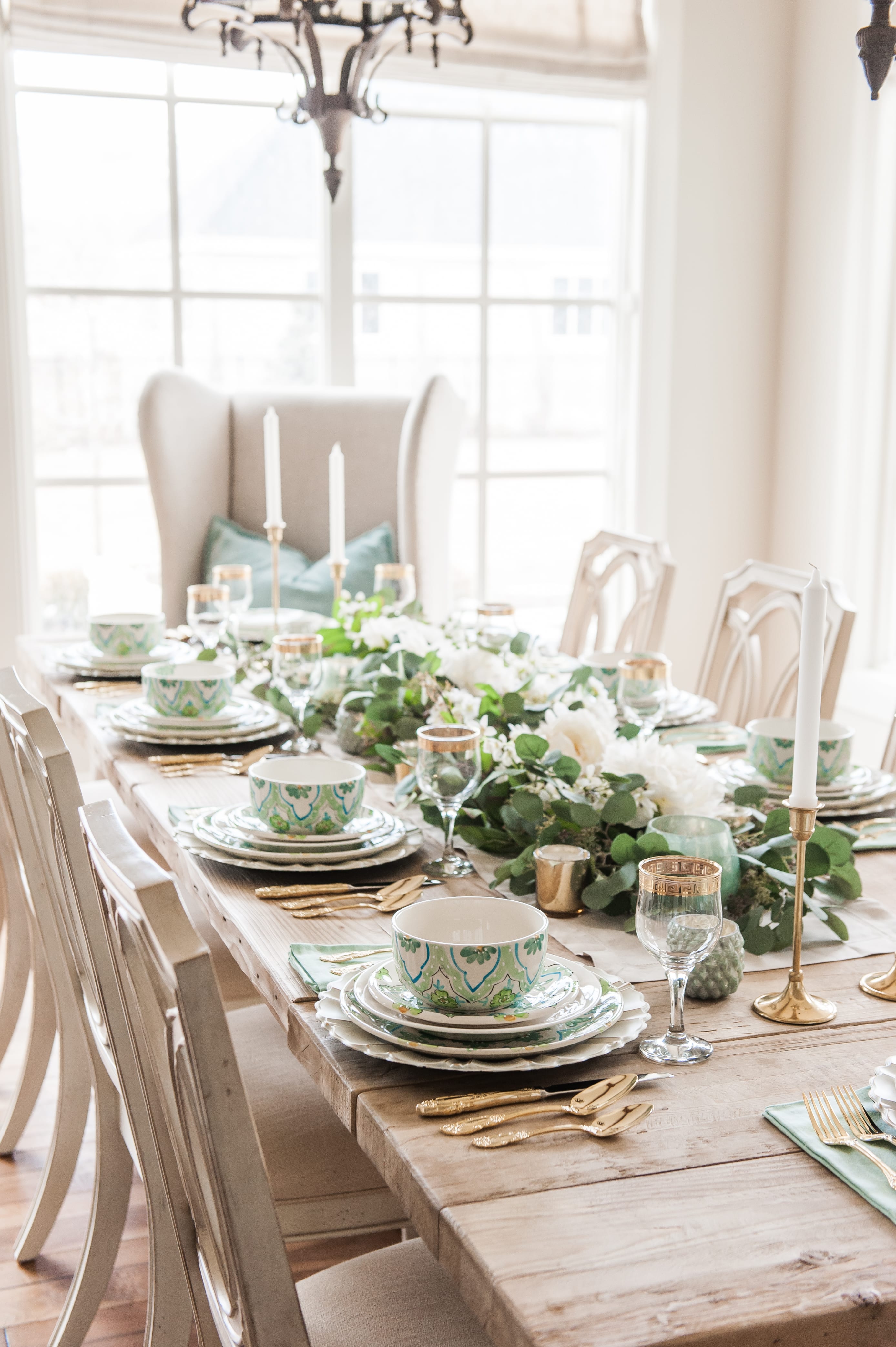Tablescape spring Tablescapes st. patricks day table decor blue green and white table setting dinnerware easter tablescape easter dinner table dining room table setting place setting table decor idea