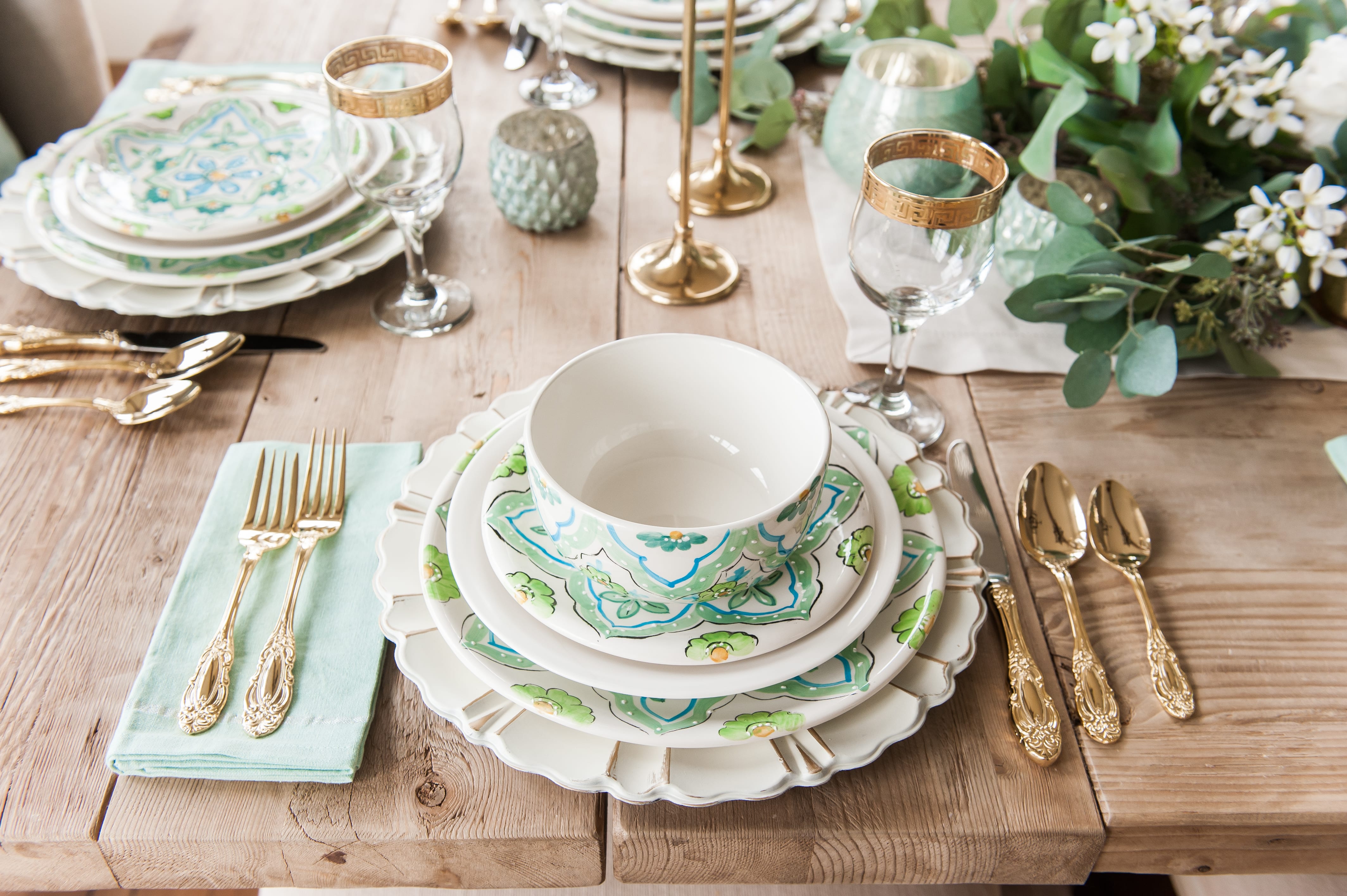 Tablescape spring Tablescapes st. patricks day table decor blue green and white table setting dinnerware easter tablescape easter dinner table dining room table setting place setting table decor idea