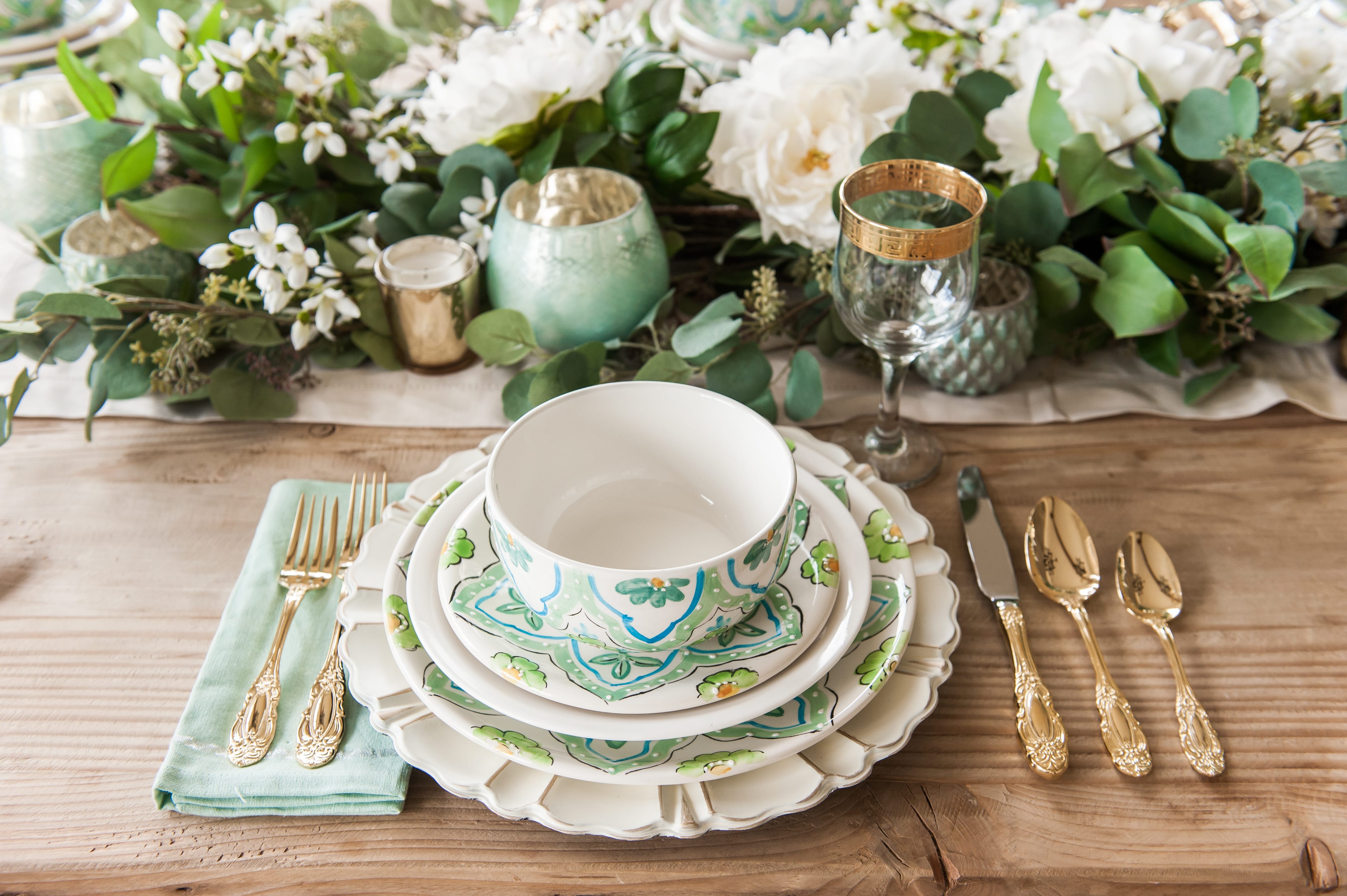 Tablescape spring Tablescapes st. patricks day table decor blue green and white table setting dinnerware easter tablescape easter dinner table dining room table setting place setting table decor idea