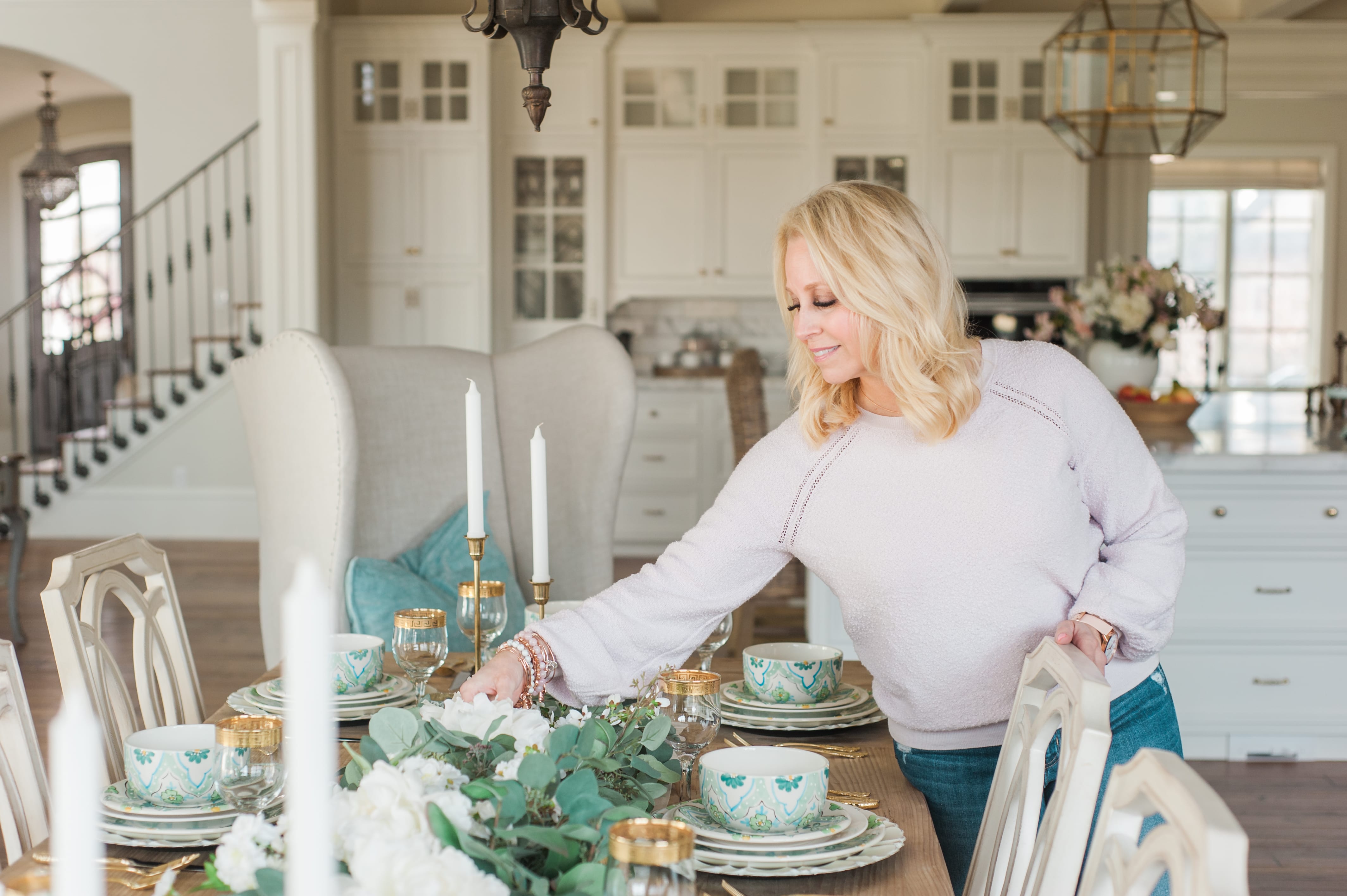 setting an easter tablescape