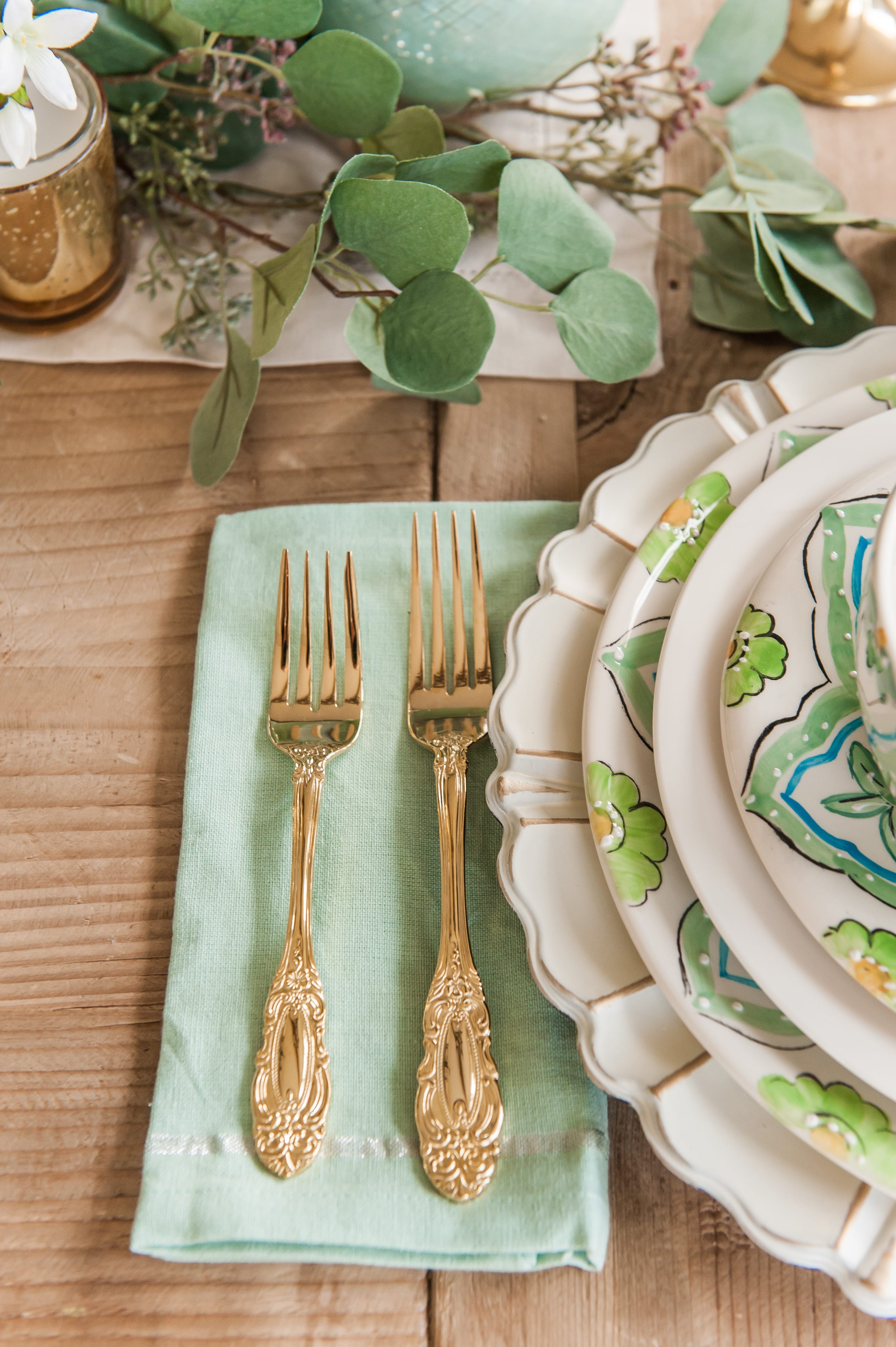 Tablescape spring Tablescapes st. patricks day table decor blue green and white table setting dinnerware easter tablescape easter dinner table dining room table setting place setting table decor idea