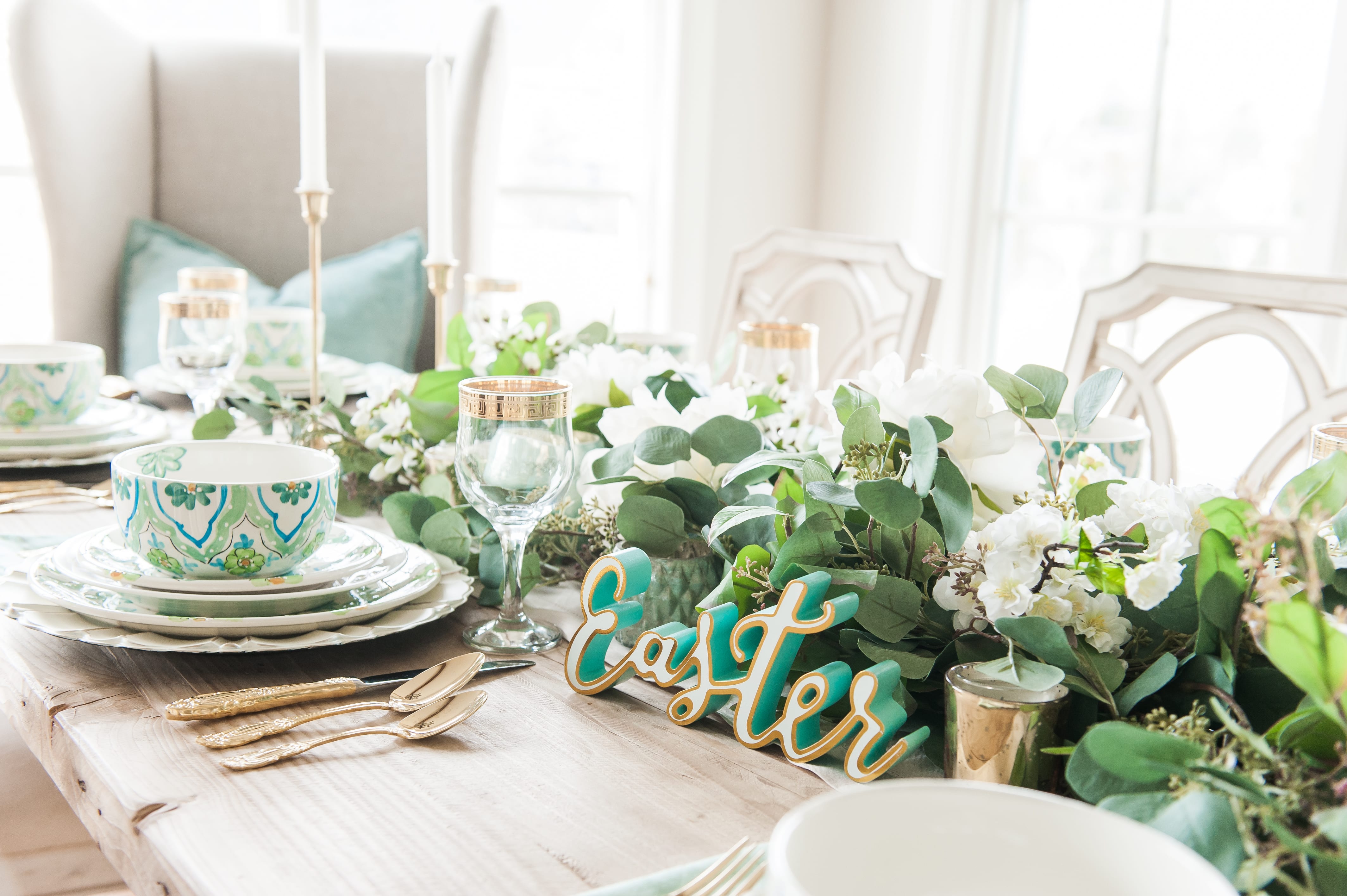 Tablescape spring Tablescapes st. patricks day table decor blue green and white table setting dinnerware easter tablescape easter dinner table dining room table setting place setting table decor idea