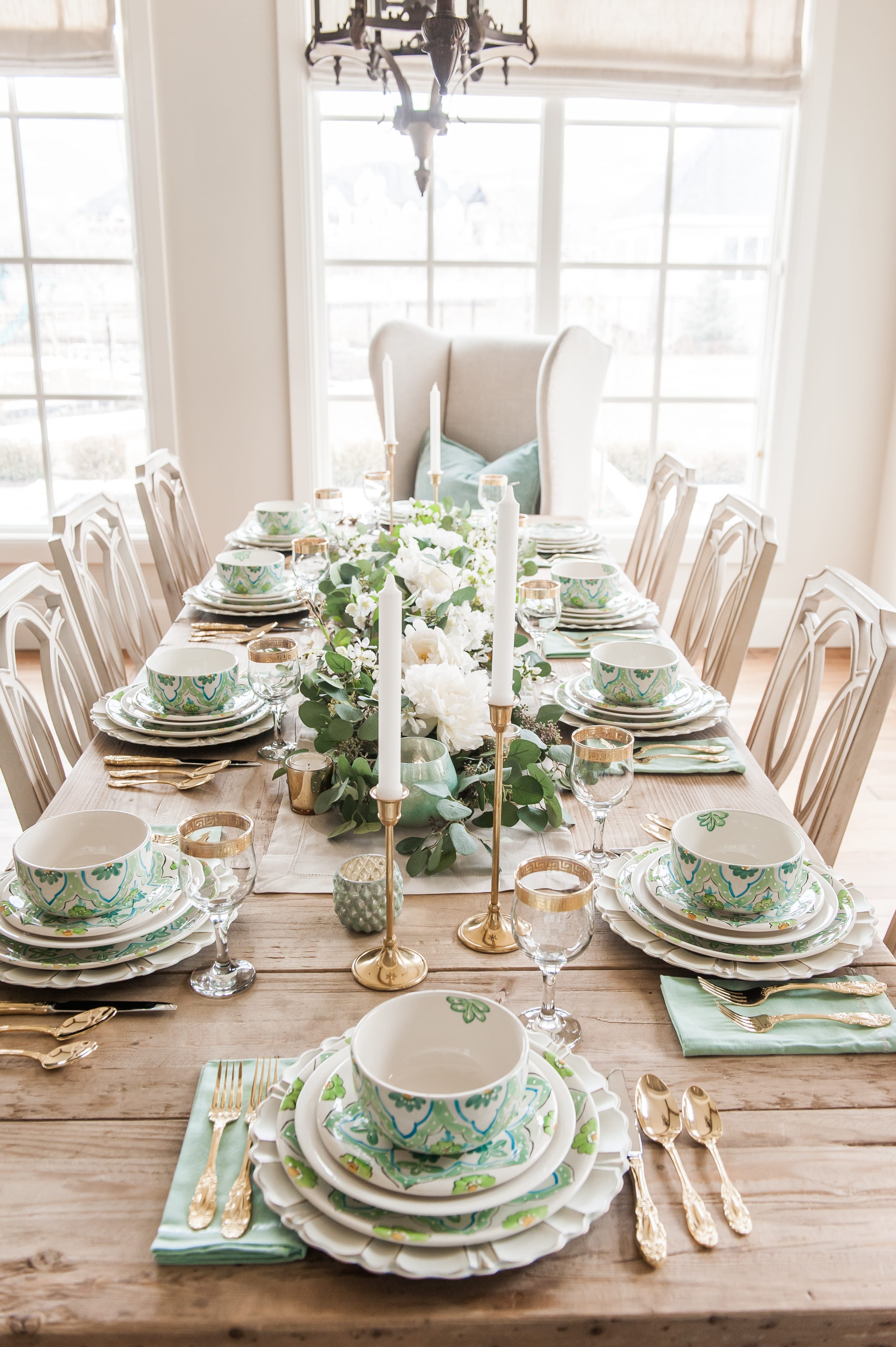 Tablescape spring Tablescapes st. patricks day table decor blue green and white table setting dinnerware easter tablescape easter dinner table dining room table setting place setting table decor ideas