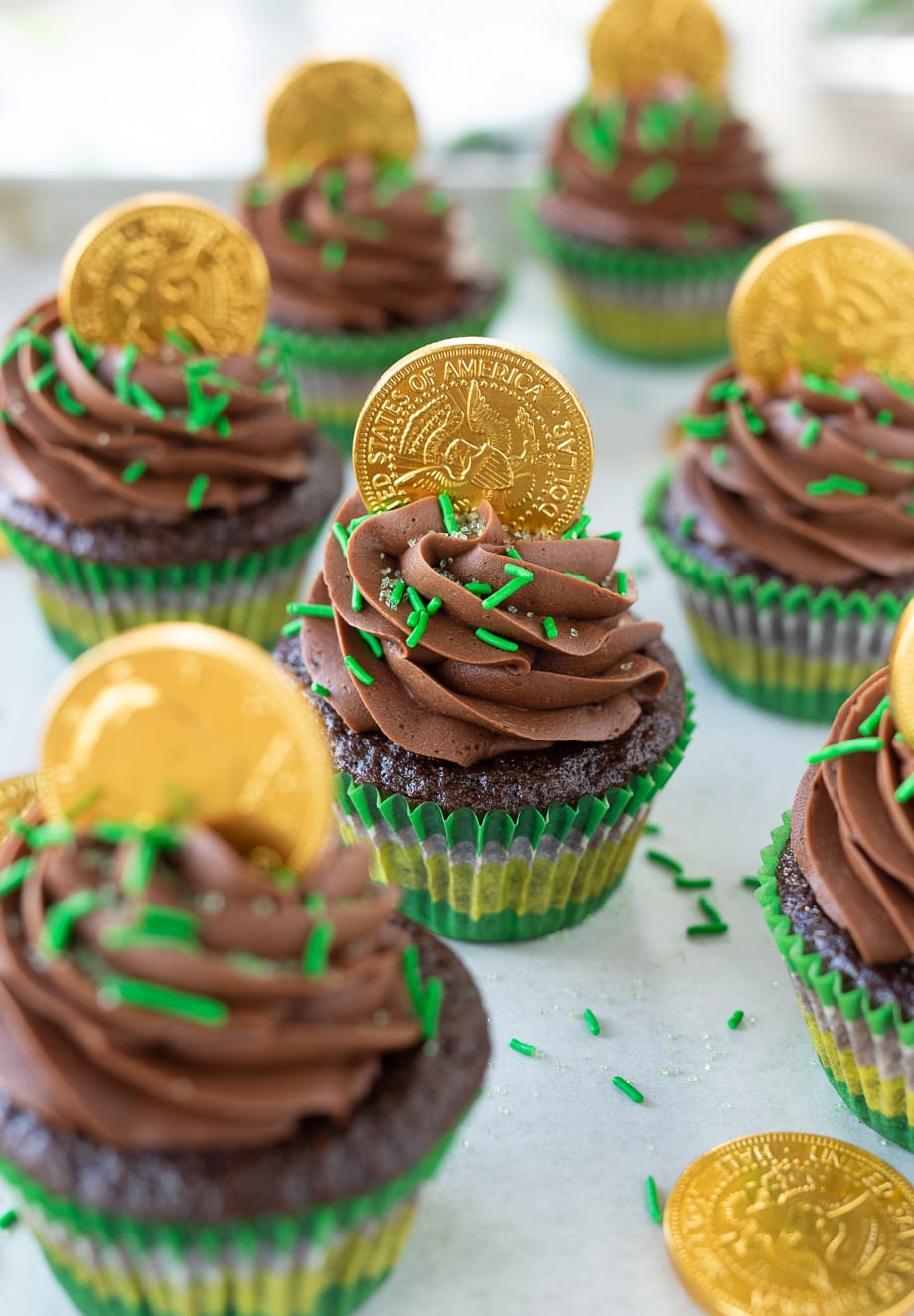 chocolate, chocolate cake, chocolate cake recipes, buttercream frosting, chocolate buttercream frosting, saint patricks day, cupcakes, cake, gold coins, green, baking, recipes, cupcake recipes