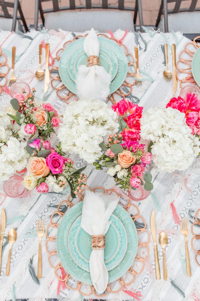 entertaining, outdoor entertaining, outdoor dinner party, anthropologie, dinnerware, place setting, table decor, centerpiece, flowers, floral arrangements, table styling, backyard dinner party, hostess