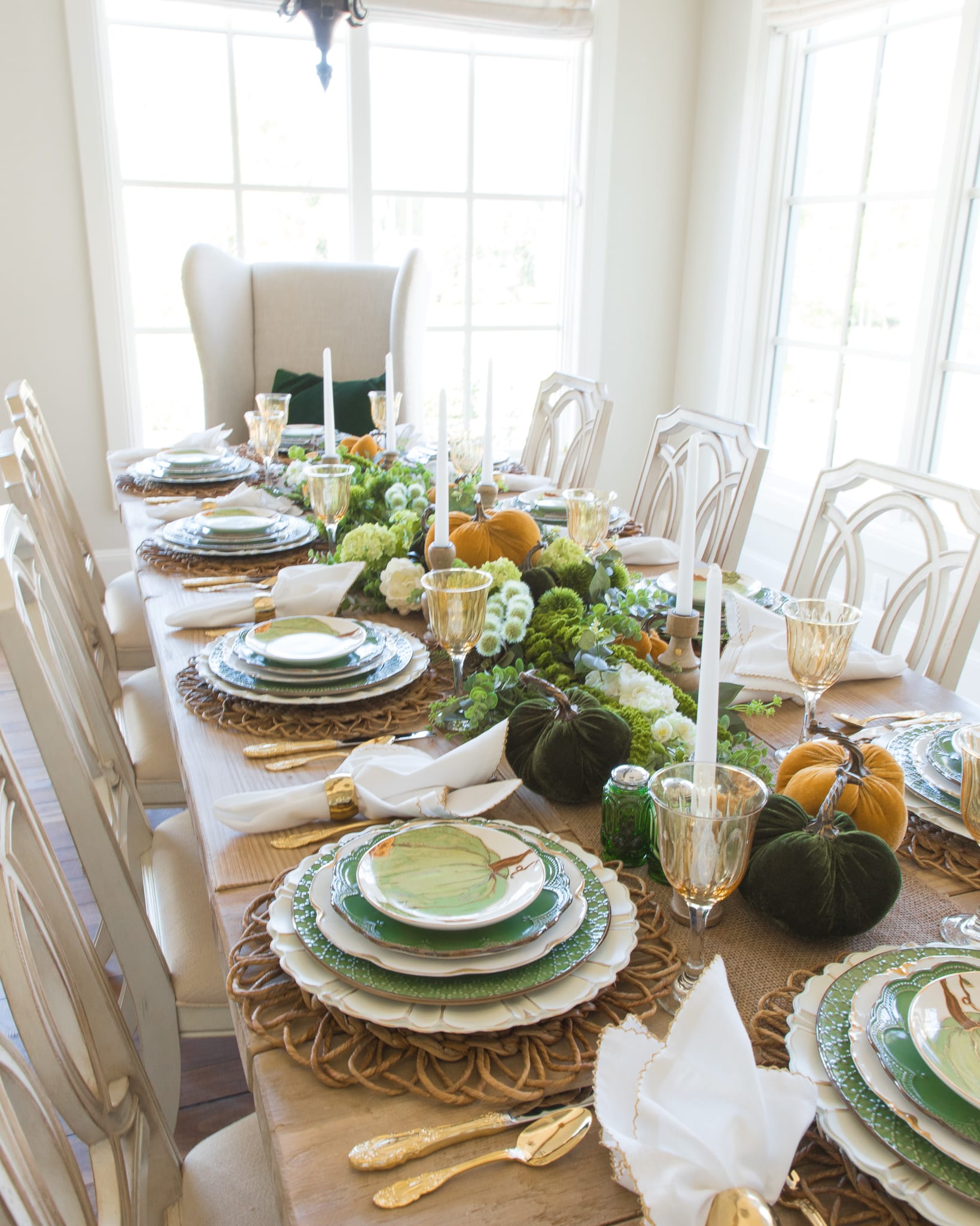 green and gold pumpkin thanksgiving table