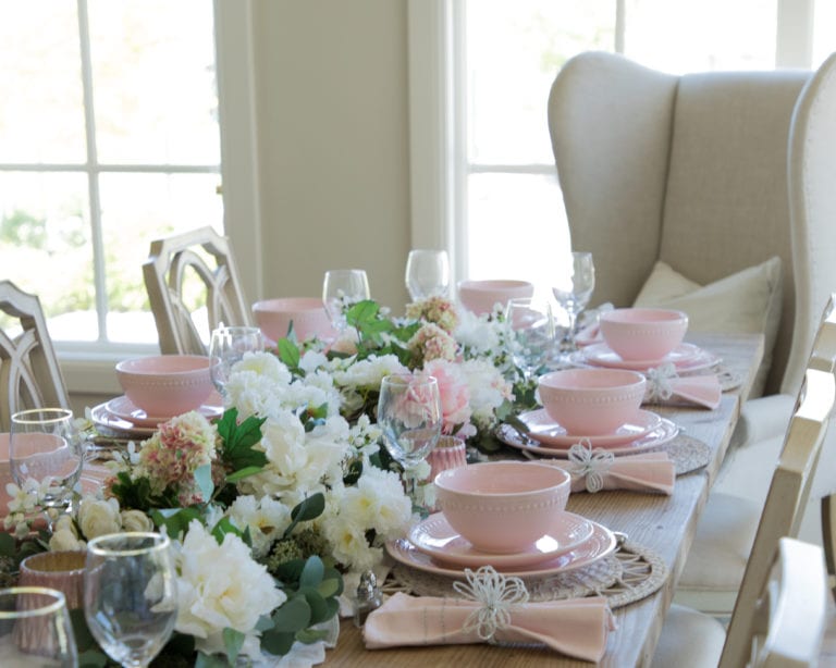 Valentines Day Tablescape | Pink And White Table Setting