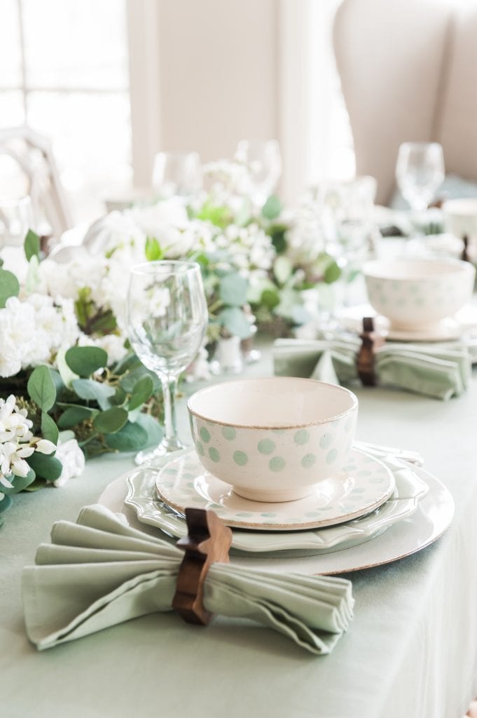 easter table place-setting