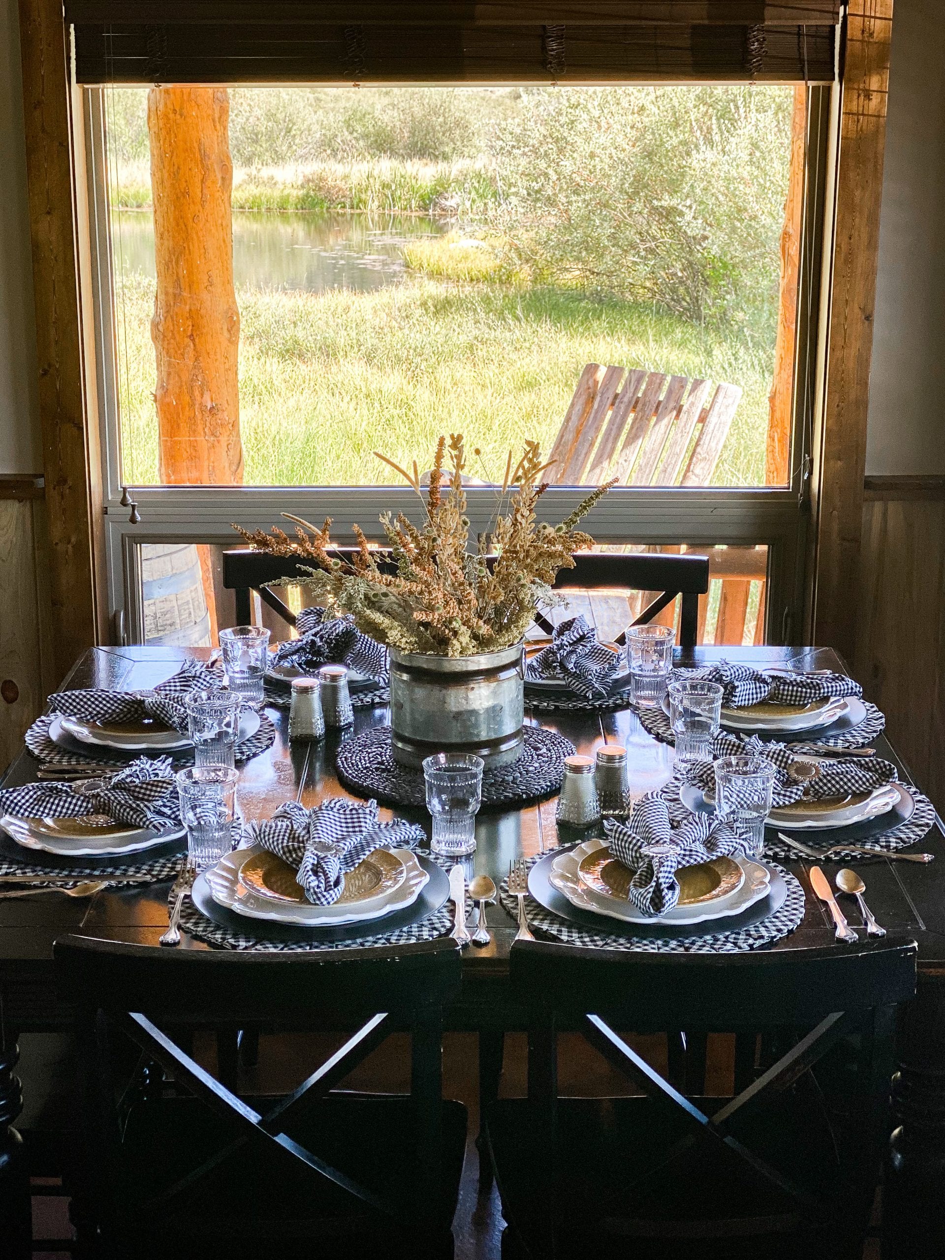 black yellow white cabin tablescape