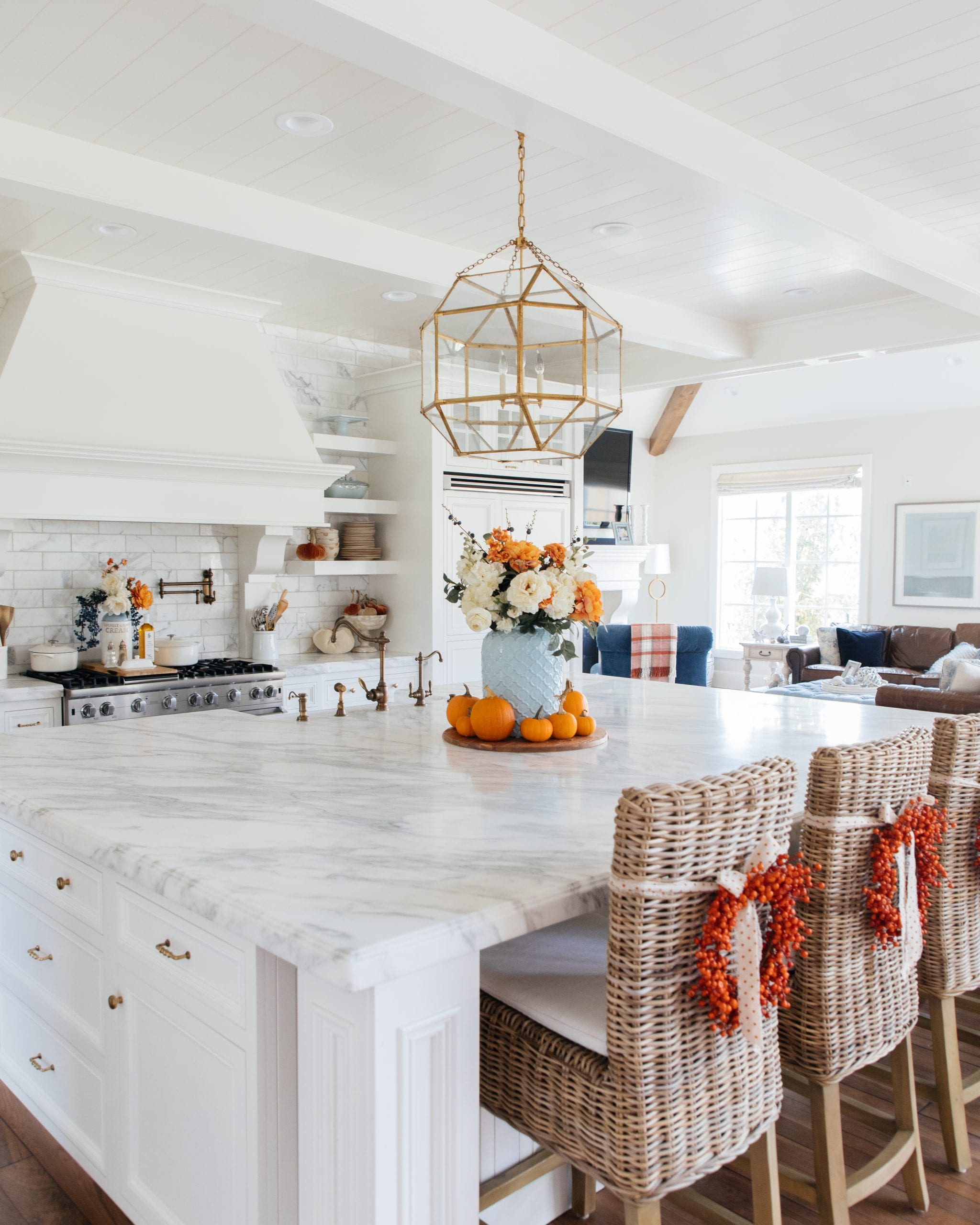 15 Kitchen Decor Ideas With Farmhouse Style - The Unlikely Hostess