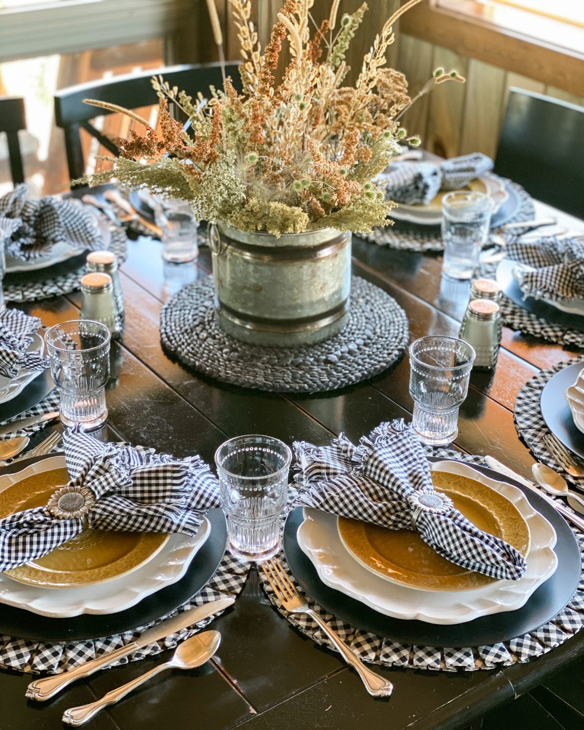 black yellow white tablescape idea