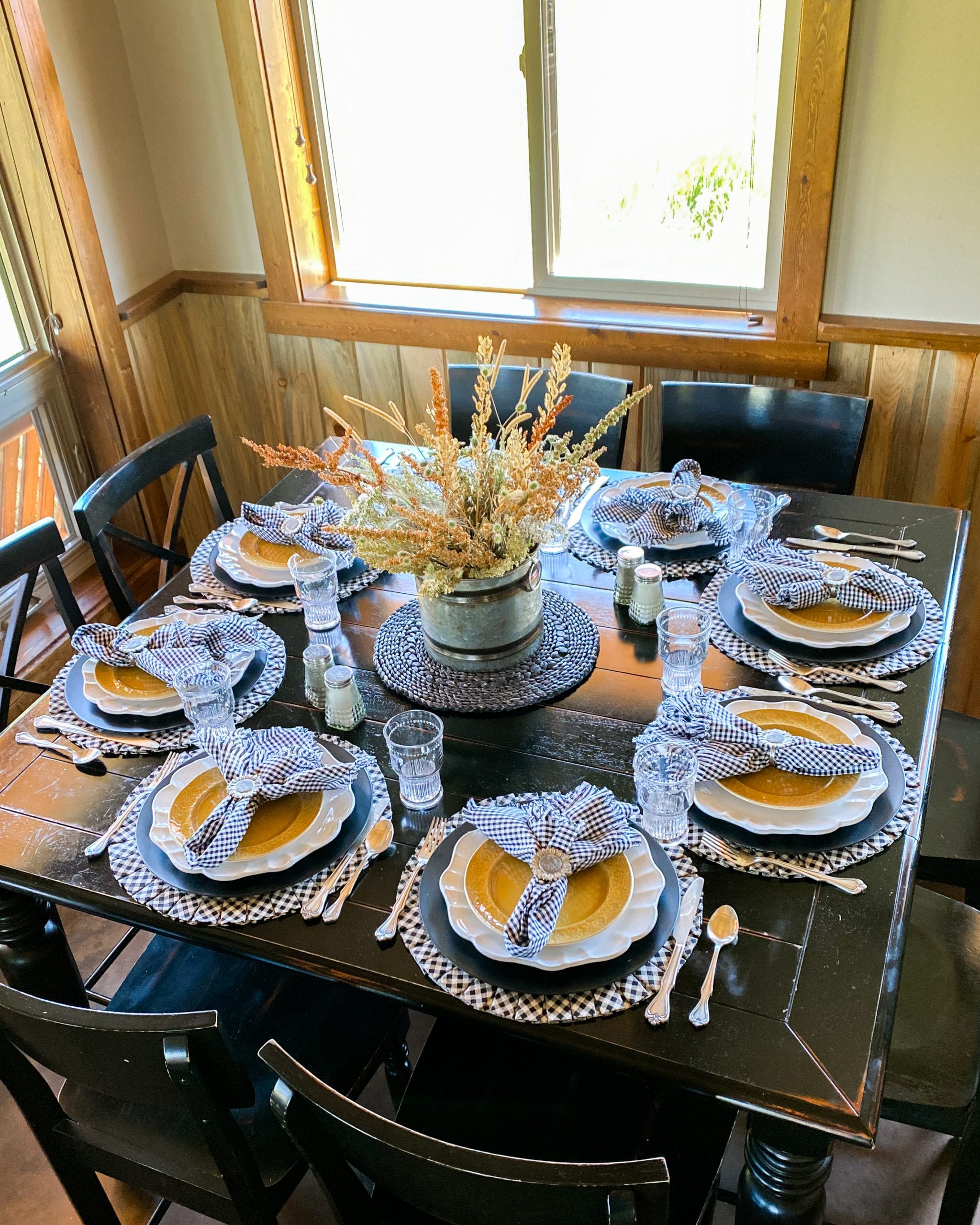 black and white checkered fall tablescape