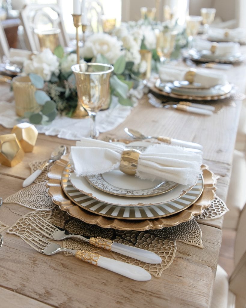 Beautiful Fall Tablescape | Gold and White Table setting