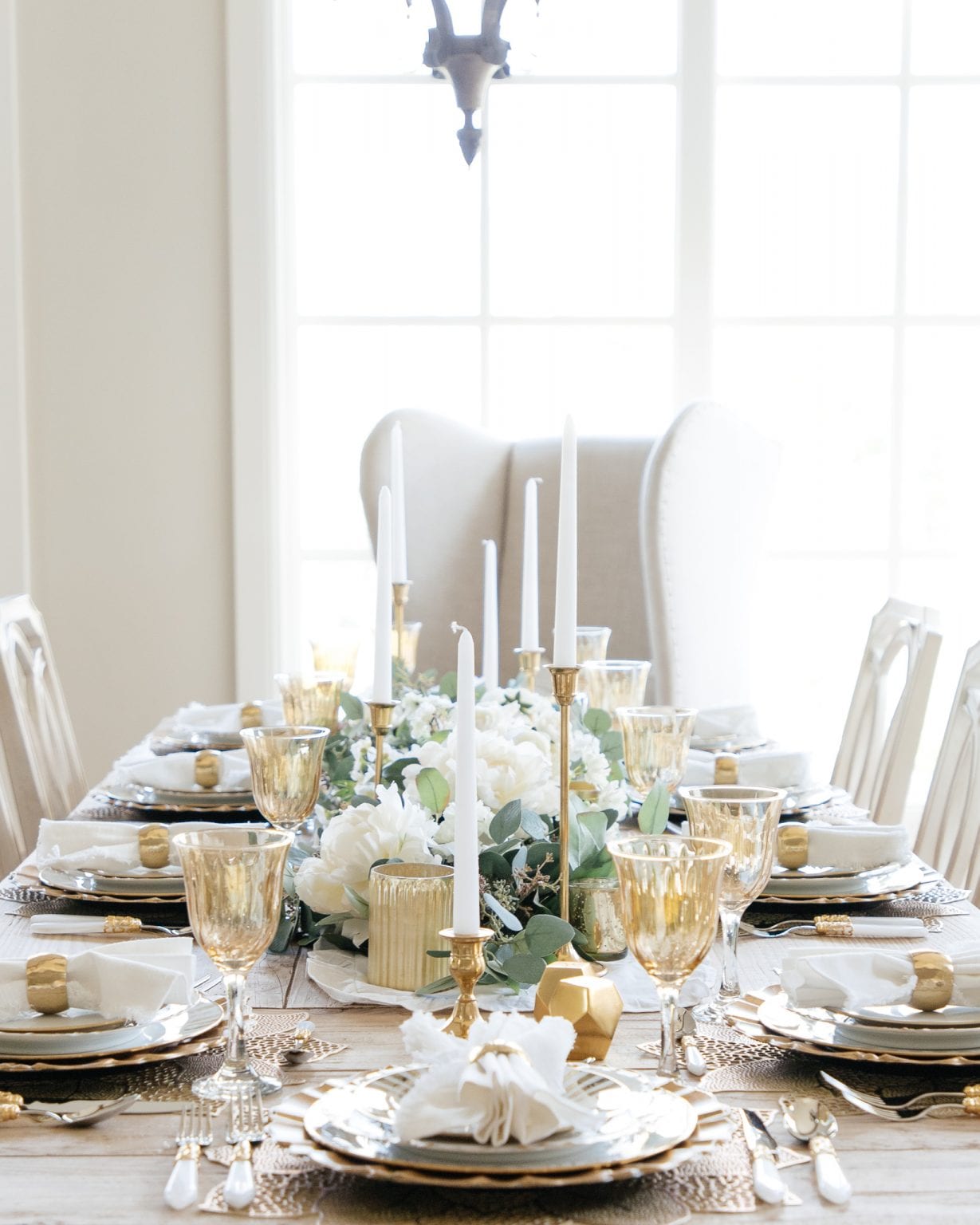 Beautiful Fall Tablescape | Gold and White Table setting