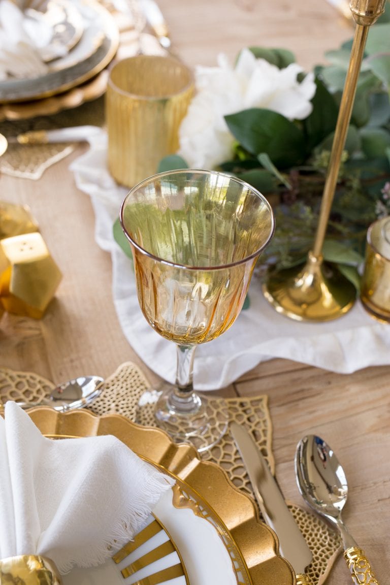 Beautiful Fall Tablescape | Gold and White Table setting