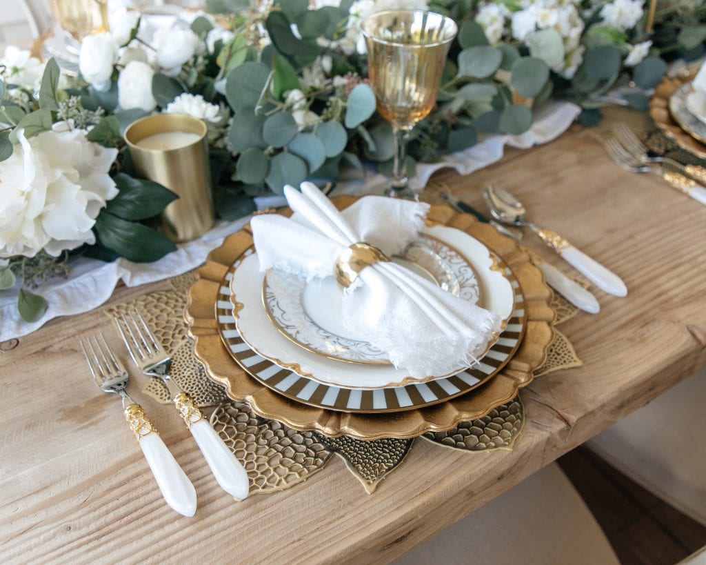 Beautiful Fall Tablescape | Gold and White Table setting