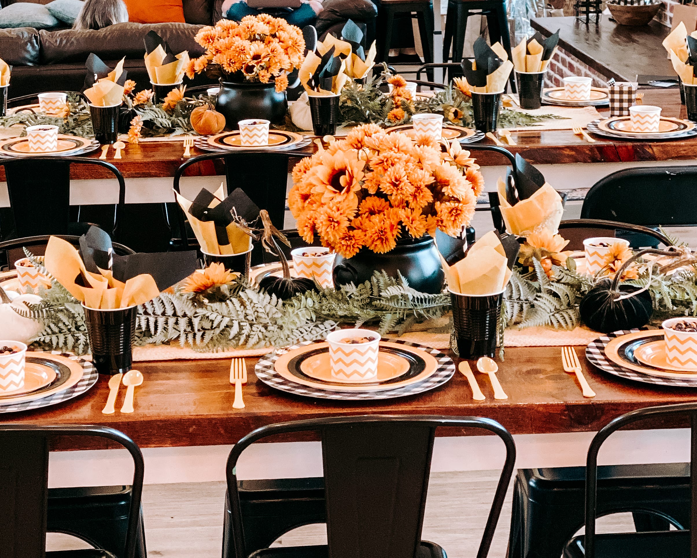 black yellow party table decor