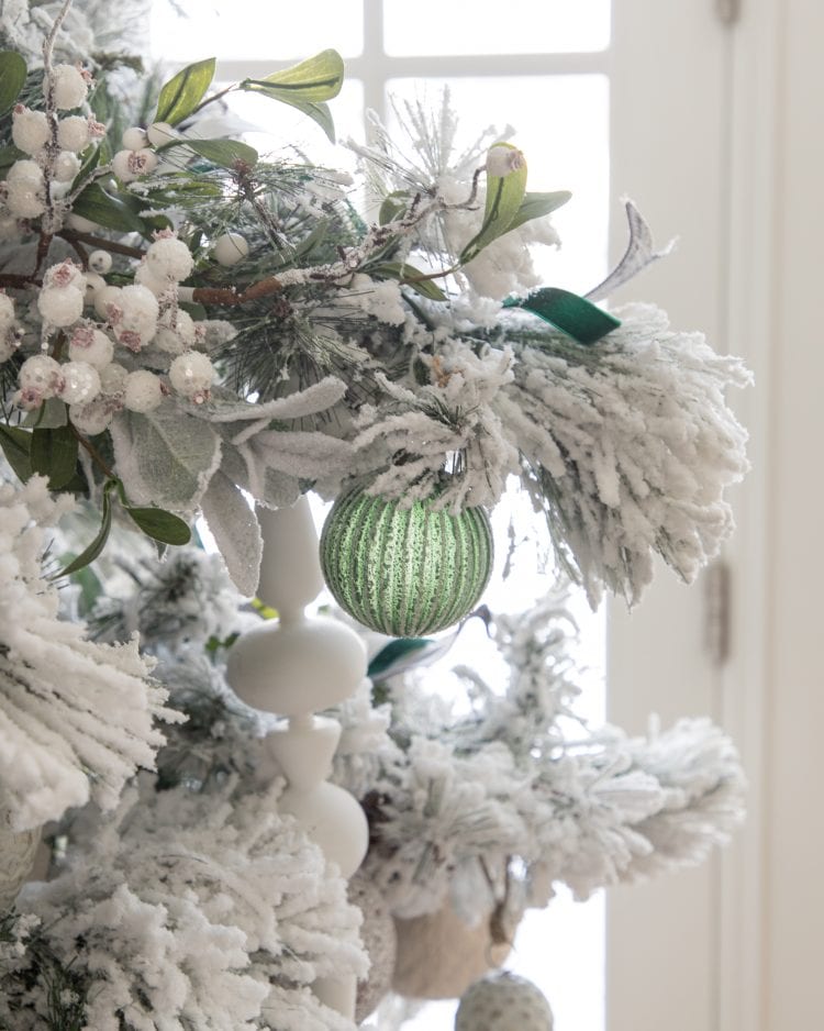 Tips For Decorating A Christmas Tree | Christmas Tree Decor Inspo