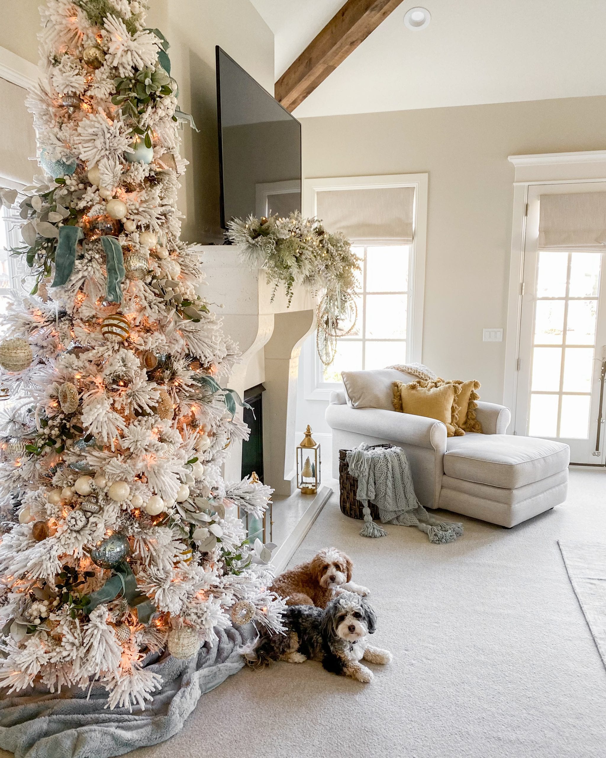 Updated Traditional Red And Green Christmas Living Room - Worthing Court