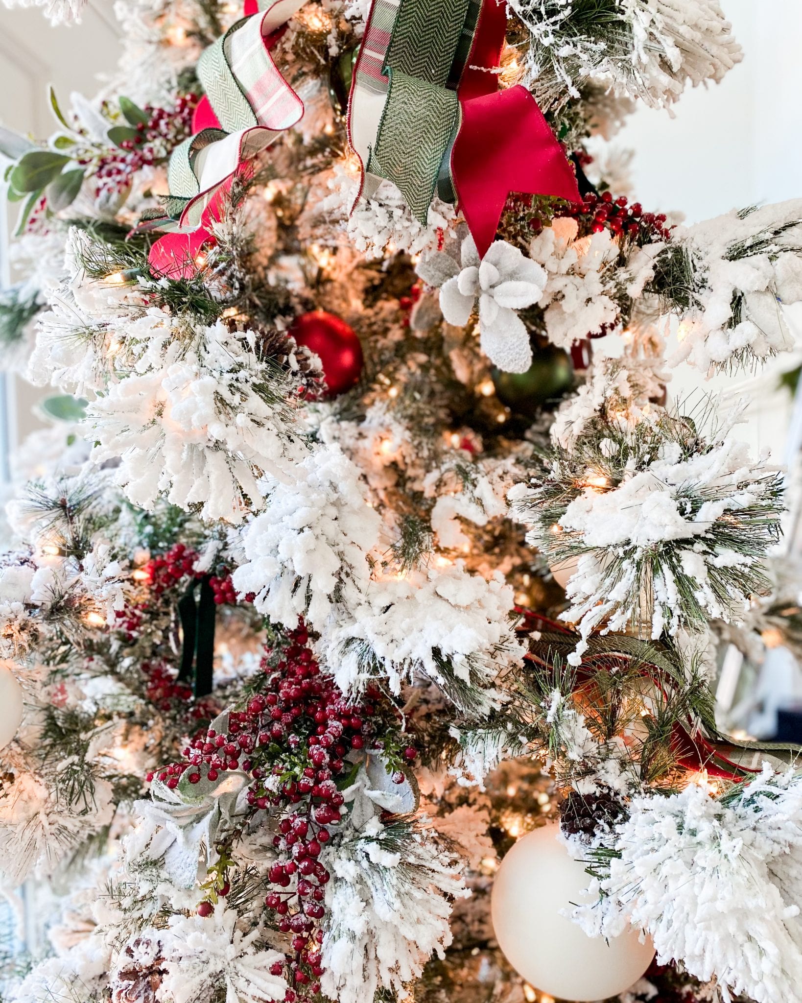 Tips For Decorating A Christmas Tree 