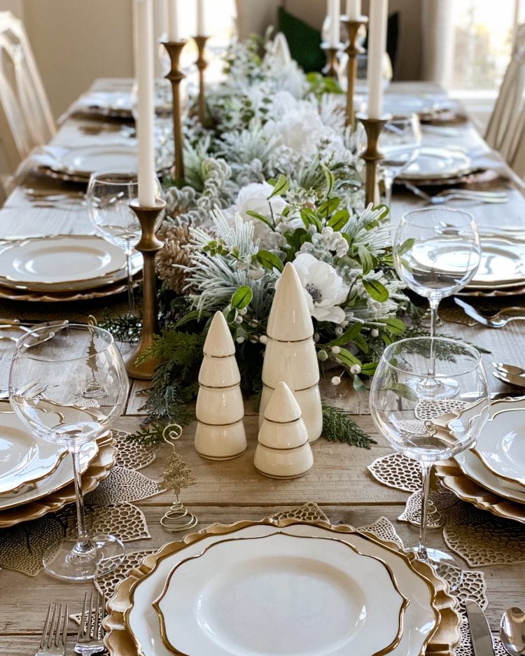 Silver And Gold Christmas Tablescape | Christmas Table Setting Ideas