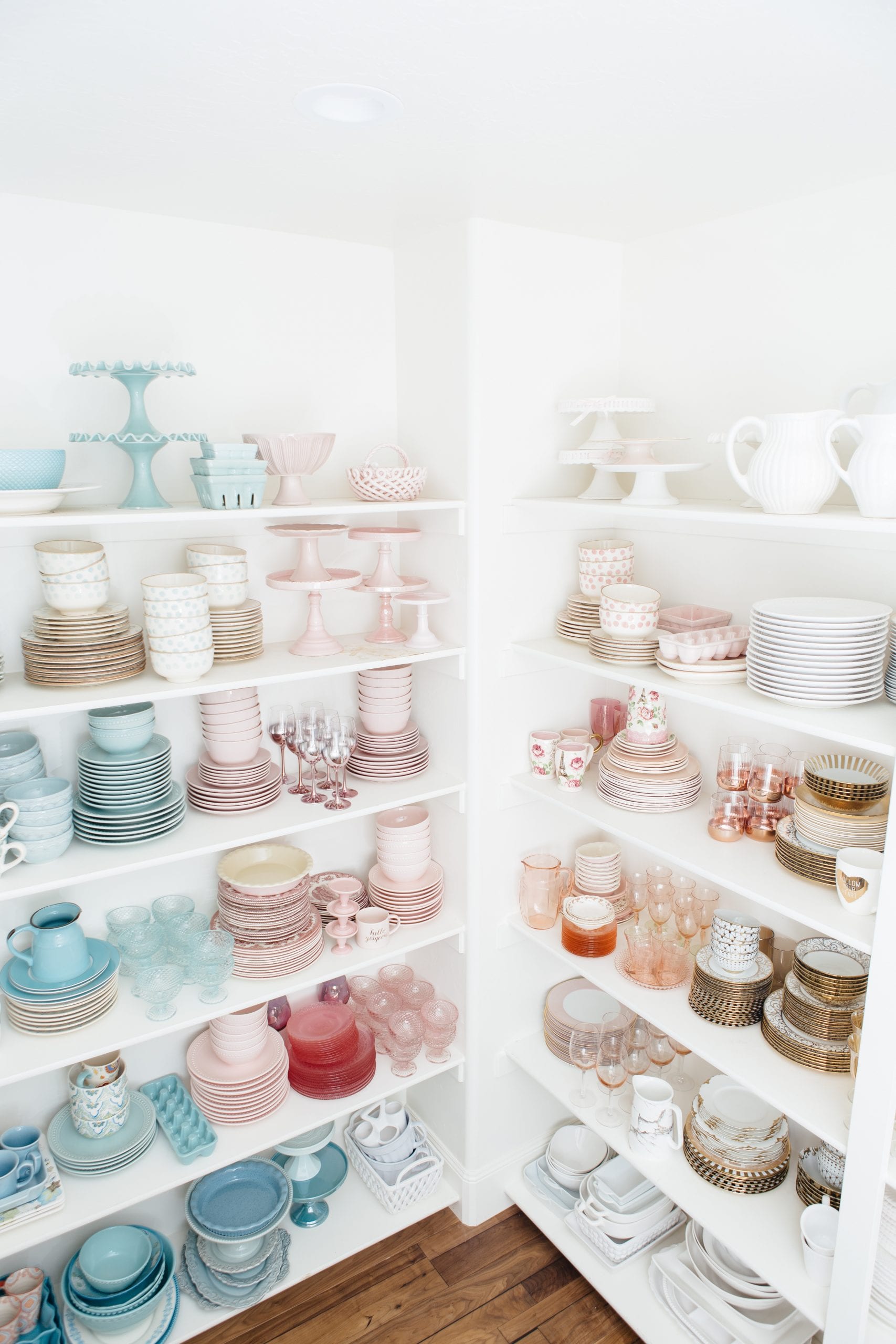 White Dish Storage Rack with Bottom Tray 