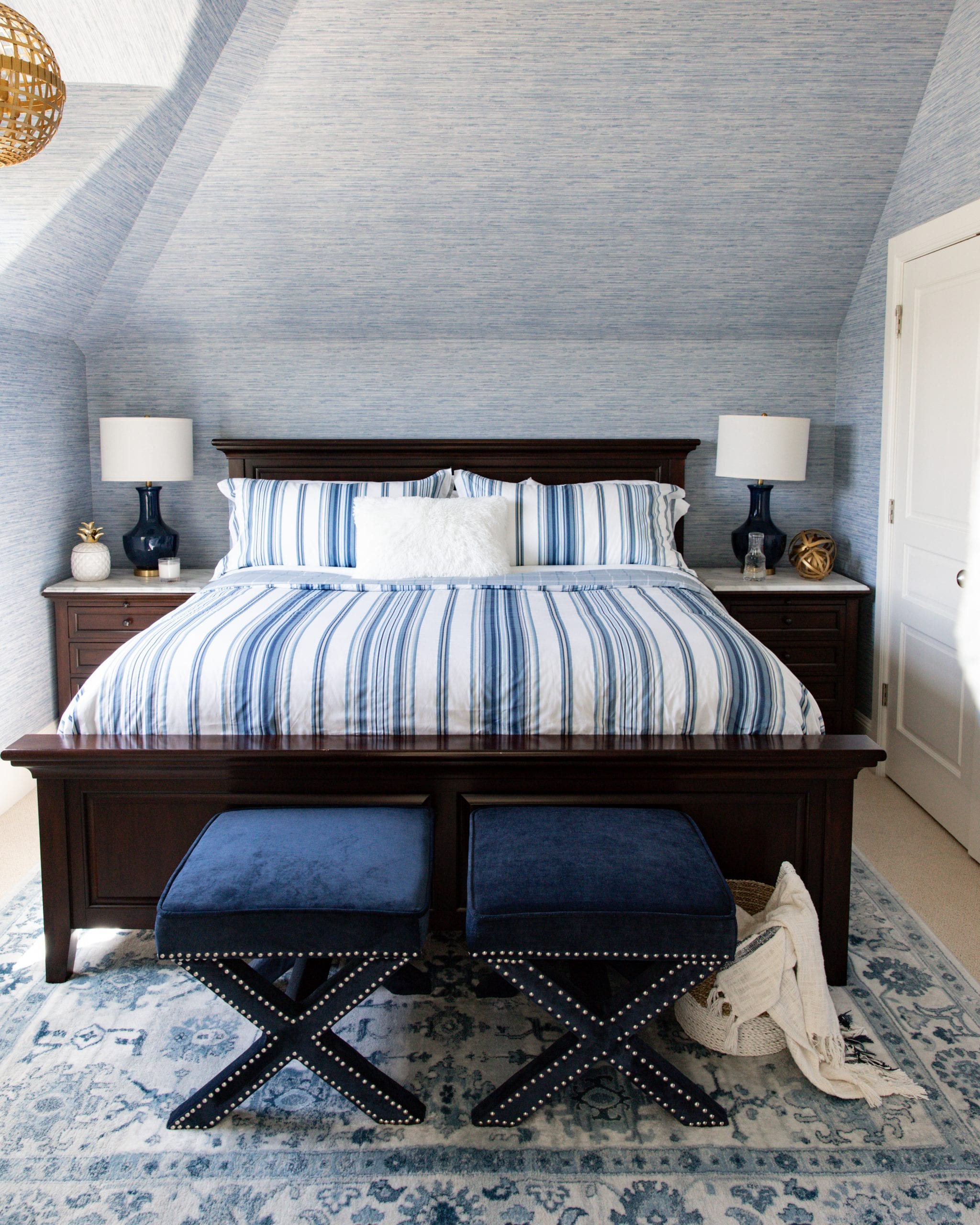 blue bedroom decor