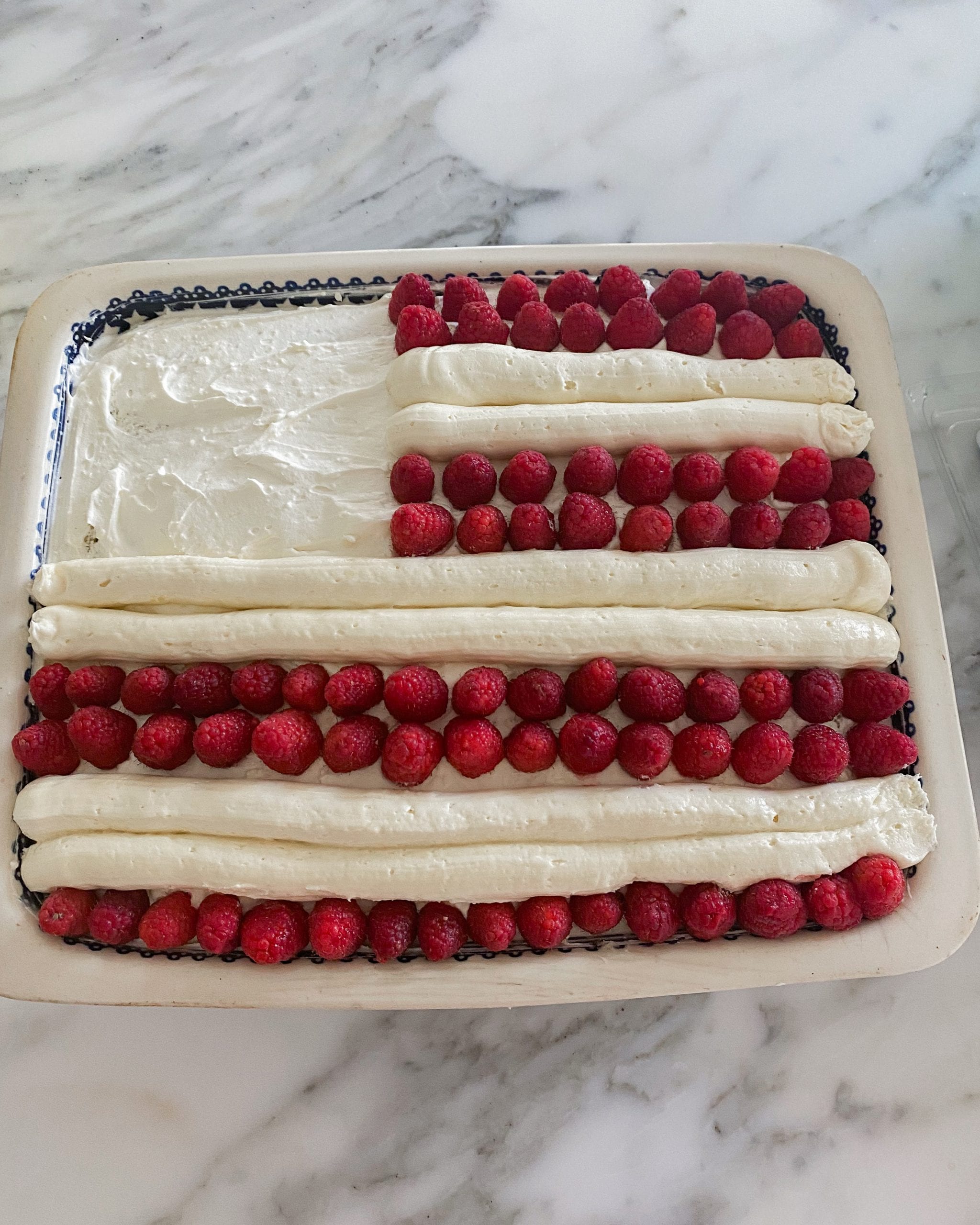 Stars and Stripes cake decorating