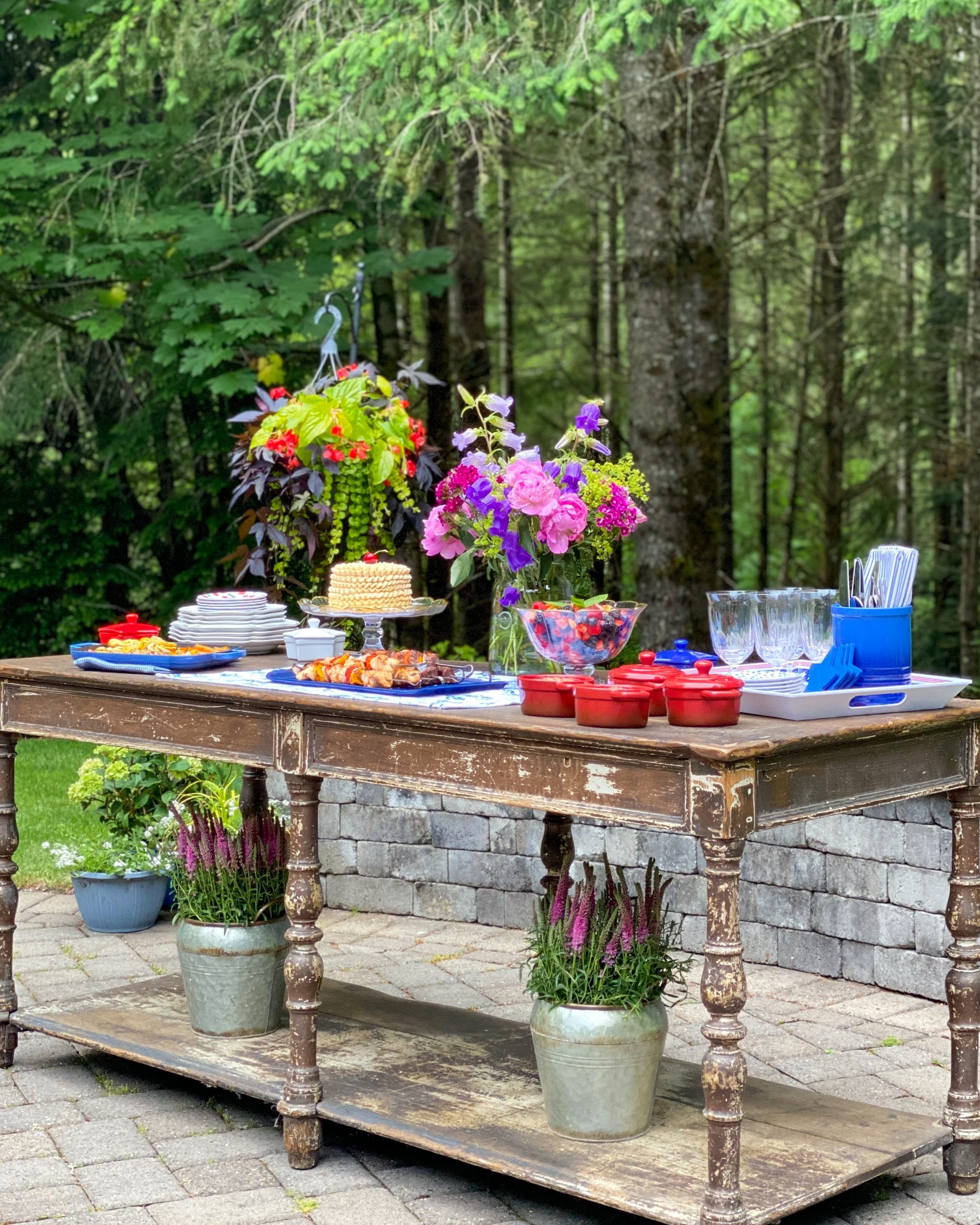 outdoor dinner table