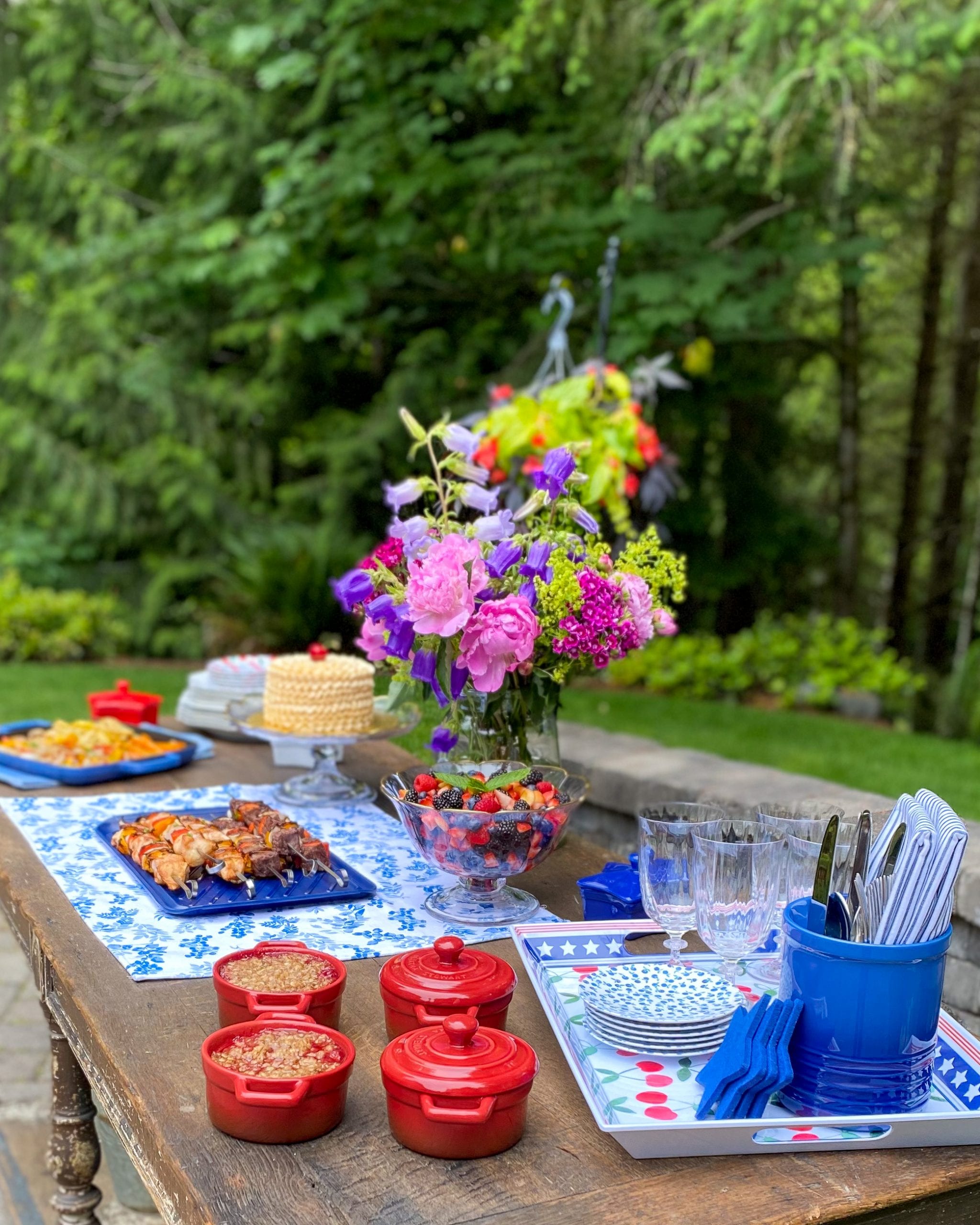 serving buffet table