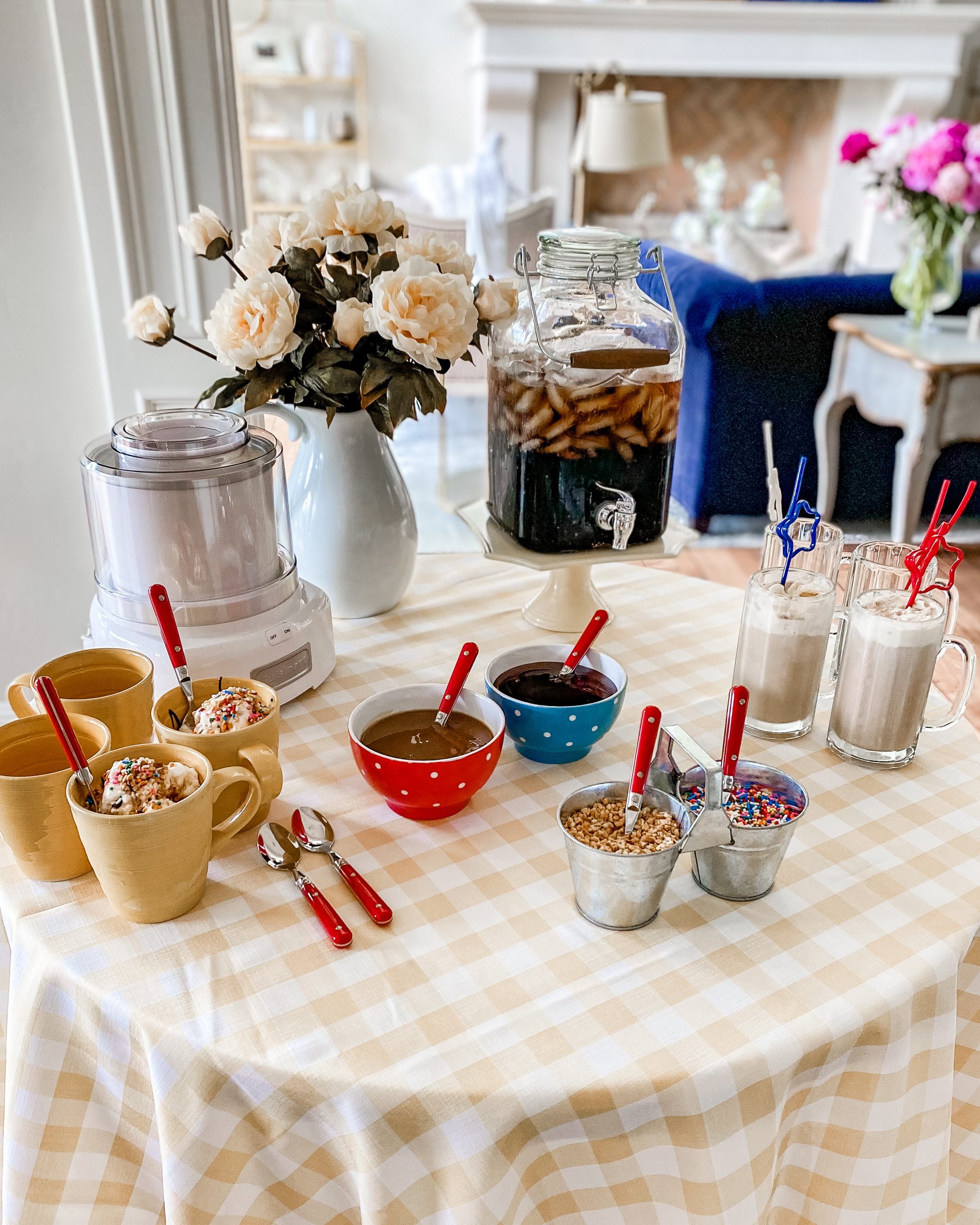 ice cream Sundaes, root beer floats, party themes party ideas