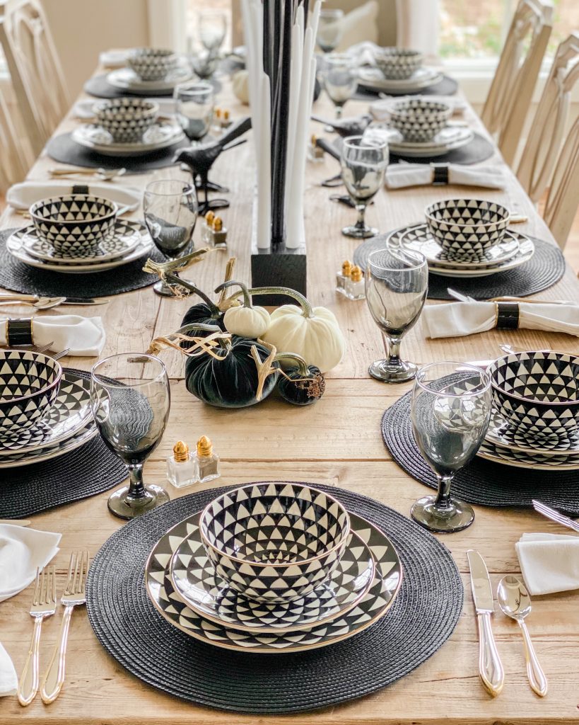 black and white dinnerware plaestting