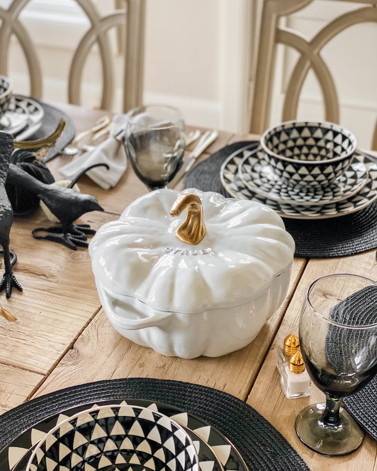 Thanksgiving Hosting and Entertaining - Home With Holly J