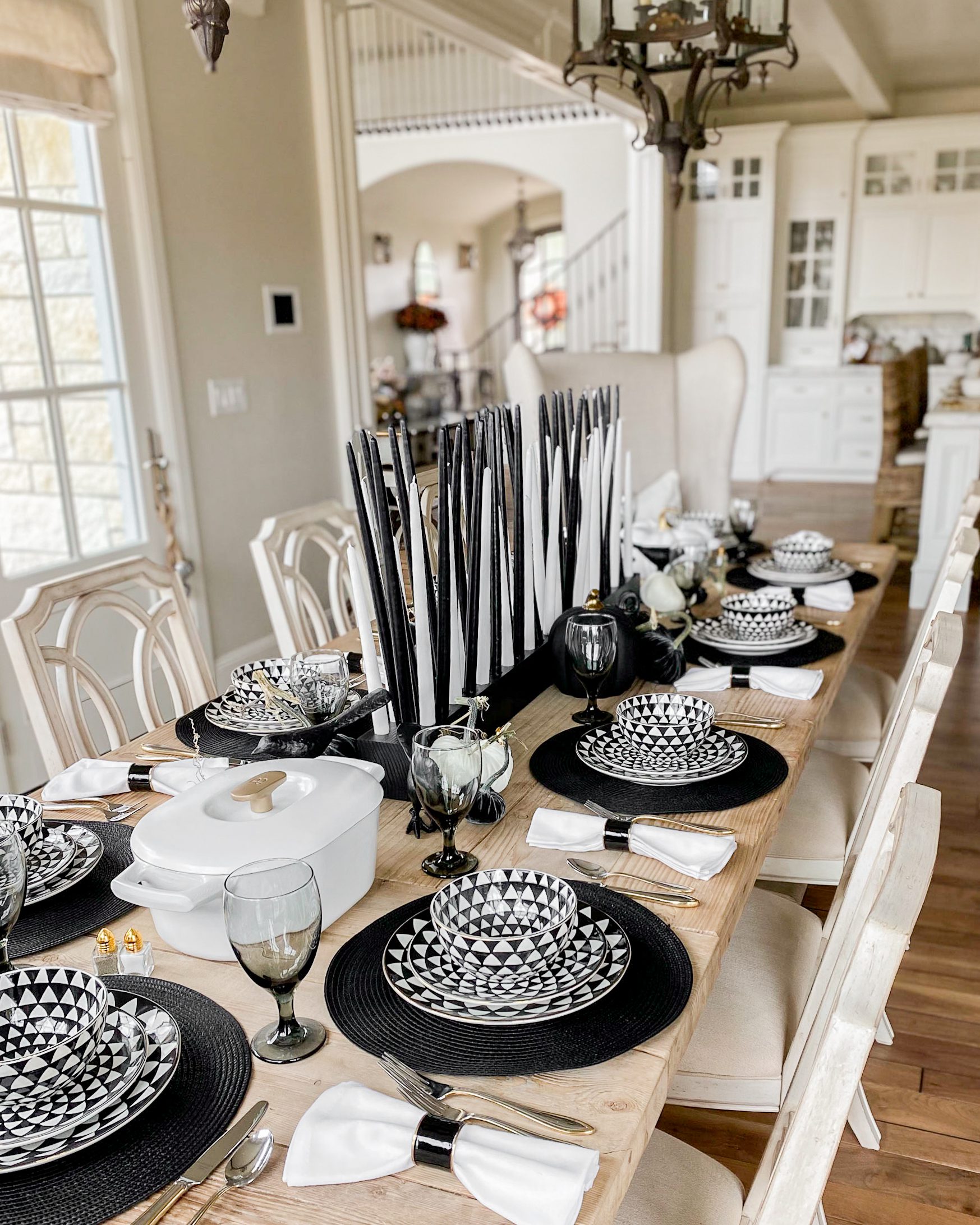 tablescape styling black and white