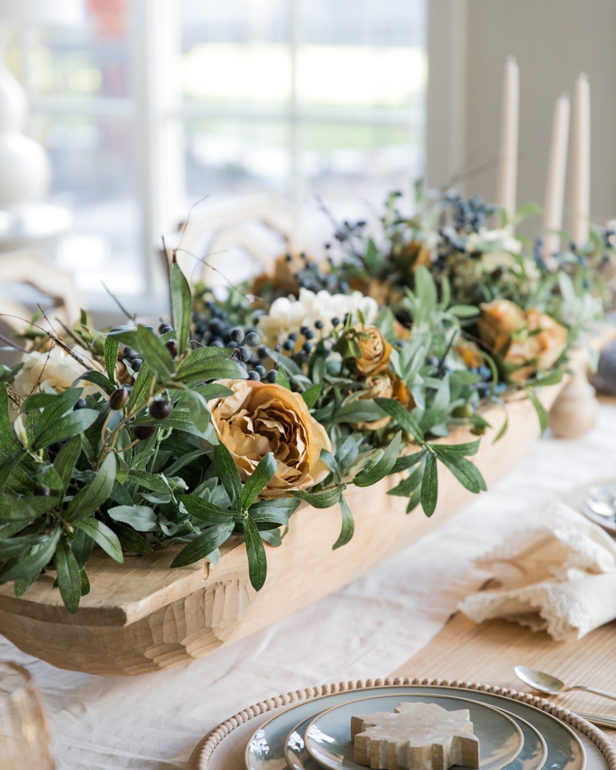 DIY dough bowl centerpiece Table Setting Ideas