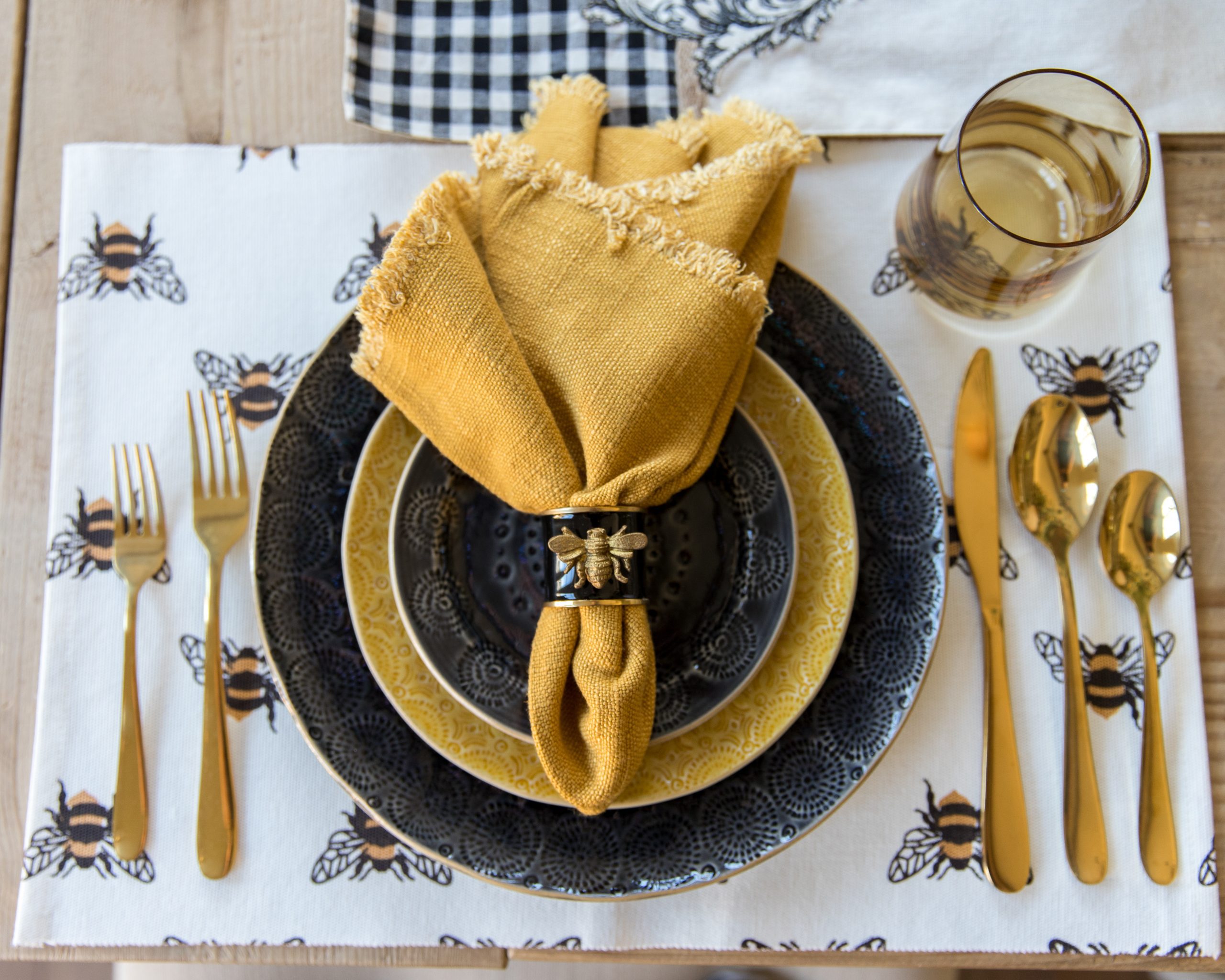 bee place-setting, bee table-setting idea