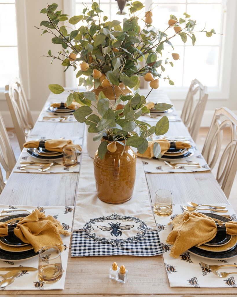 French Inspired, Royal Bee Theme Table & Napkin Fold - Debbee's Buzz