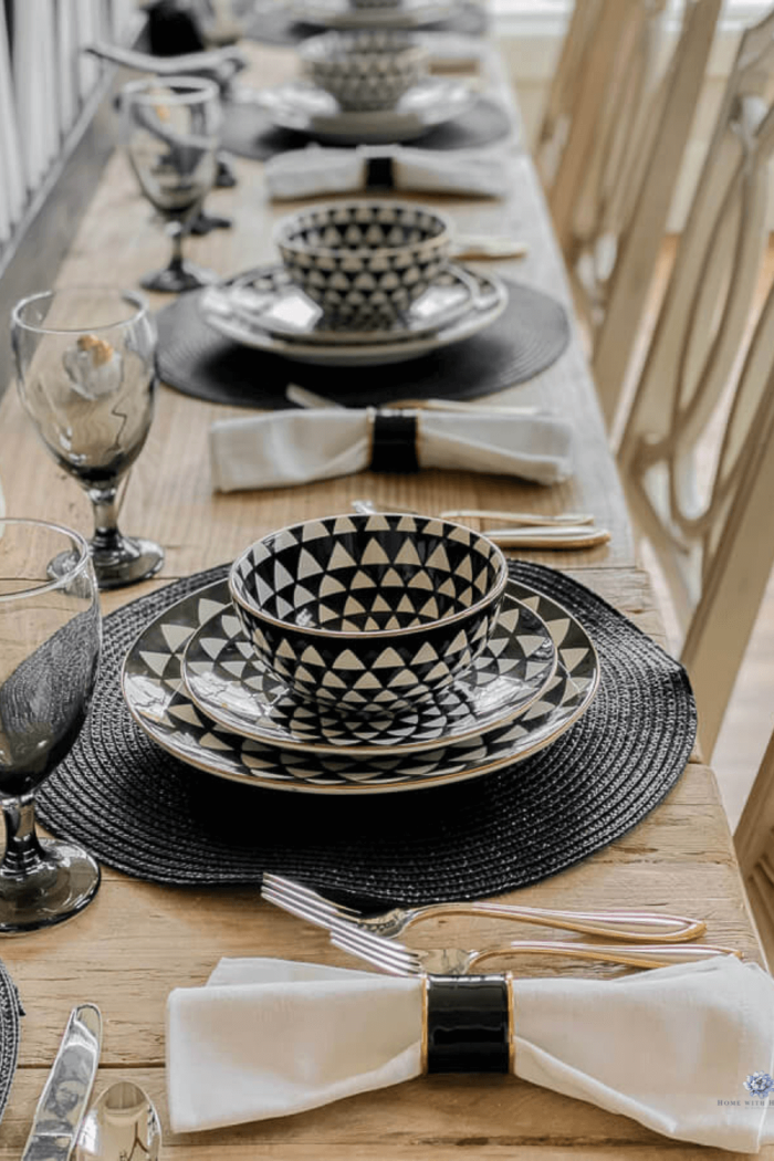 Easy Friendsgiving Ideas to Host the Perfect Dinner Party
