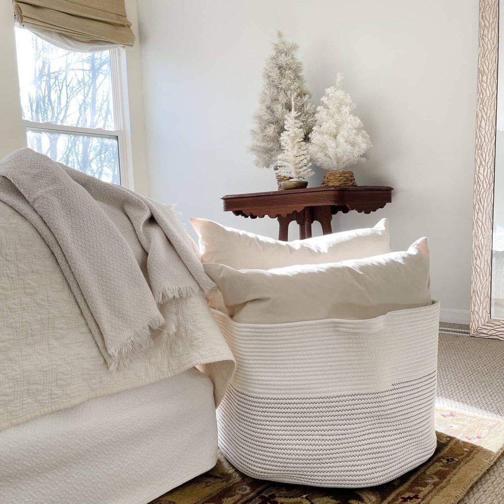 Christmas Bedroom Decor Ideas - Pure Happy Home