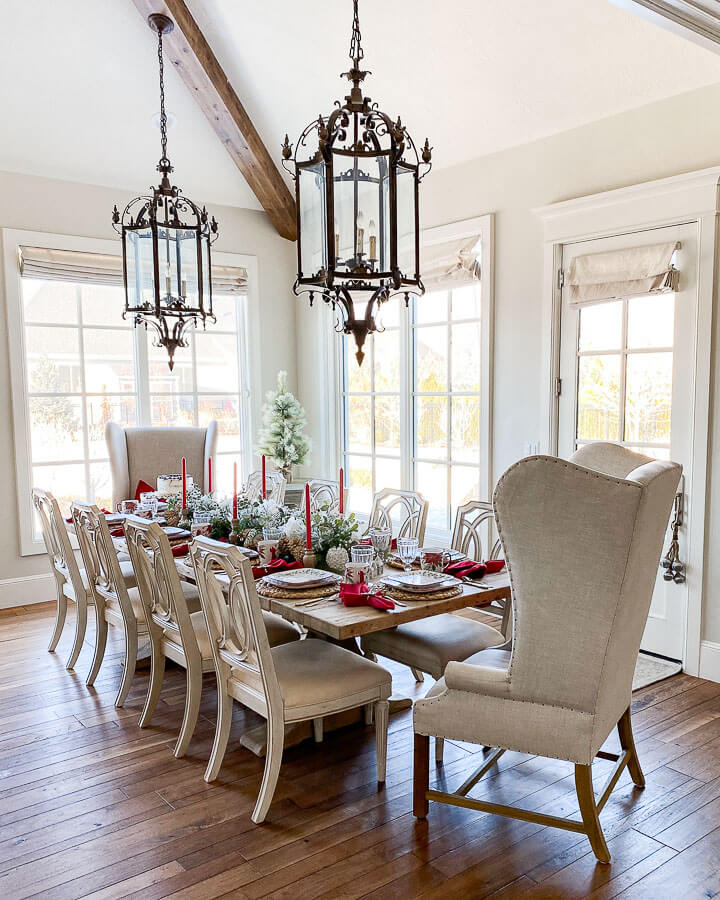 Christmas Tablescape dining table