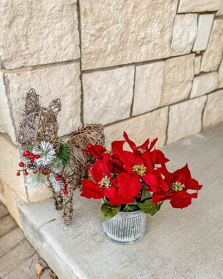 Outdoor Christmas Decor Ideas festive figurines