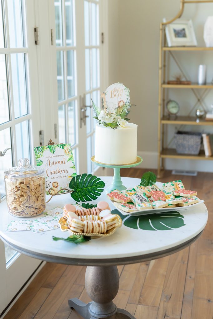 jungle theme baby shower table